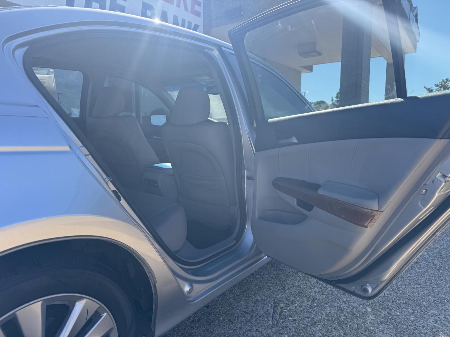 2012 SILVER /TAN/CREAM LEATHER HONDA ACCORD EX-L (1HGCP3F83CA) , located at 922 W. Beacon St., Philadelphia, MS, 39350, (601) 650-3675, 32.770447, -89.127151 - Photo#13
