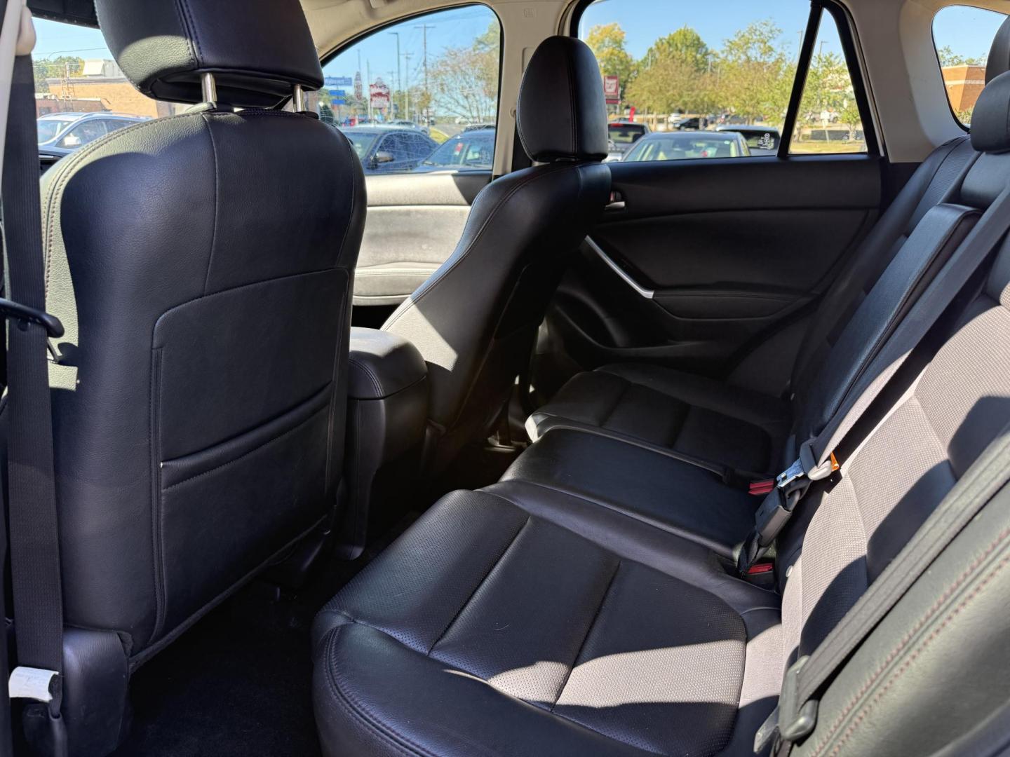 2016 WHITE MAZDA CX-5 GRAND TOURING (JM3KE4DY4G0) , located at 922 W. Beacon St., Philadelphia, MS, 39350, (601) 650-3675, 32.770447, -89.127151 - Photo#33