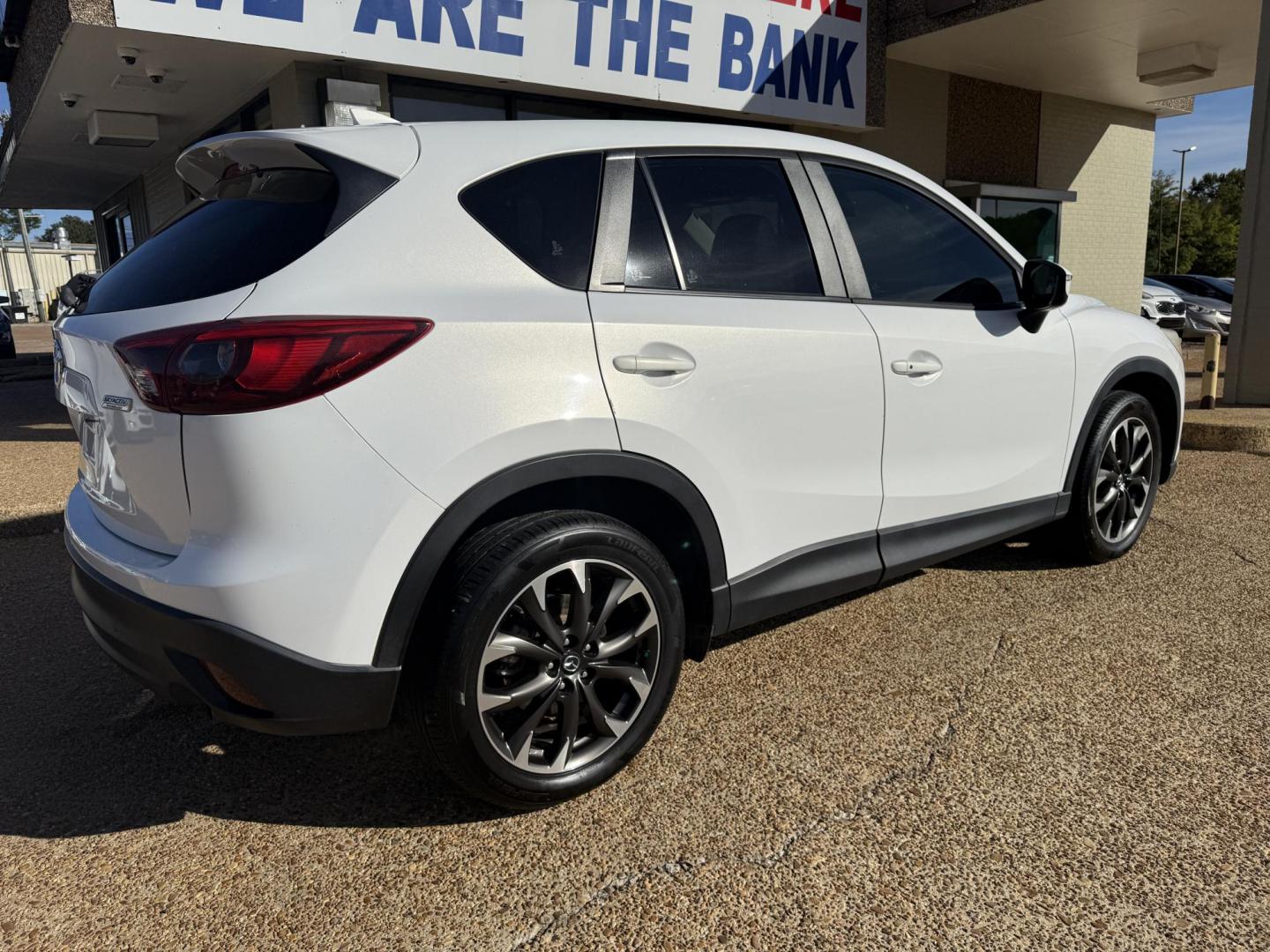 2016 WHITE MAZDA CX-5 GRAND TOURING (JM3KE4DY4G0) , located at 922 W. Beacon St., Philadelphia, MS, 39350, (601) 650-3675, 32.770447, -89.127151 - Photo#9
