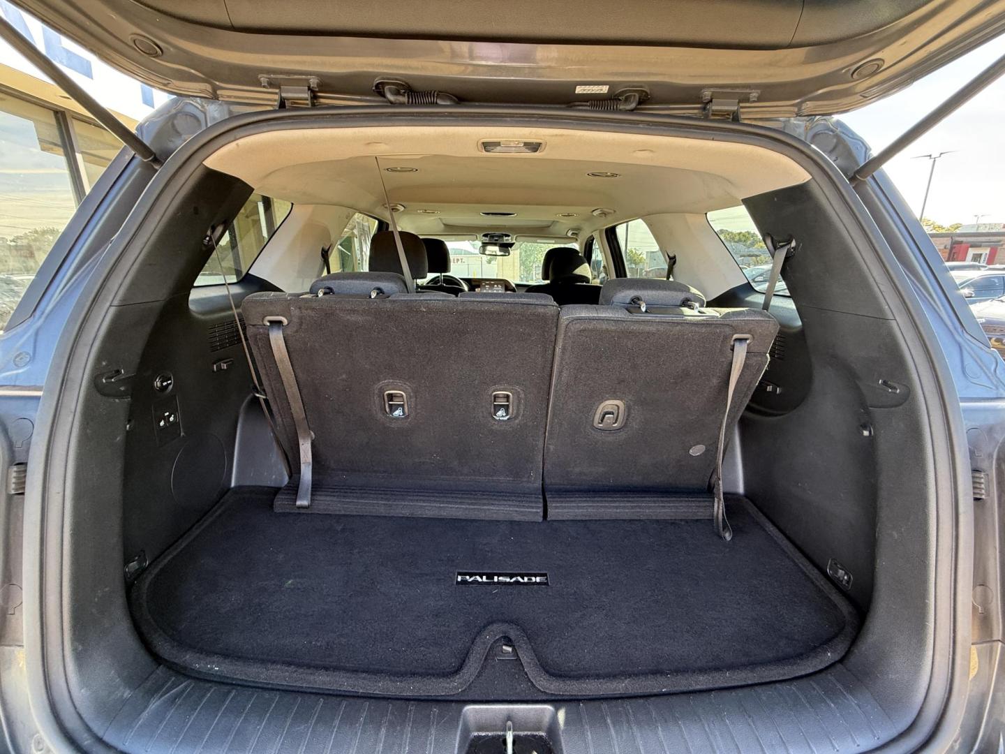 2020 GRAY HYUNDAI PALISADE SEL (KM8R24HE3LU) , located at 922 W. Beacon St., Philadelphia, MS, 39350, (601) 650-3675, 32.770447, -89.127151 - Photo#18