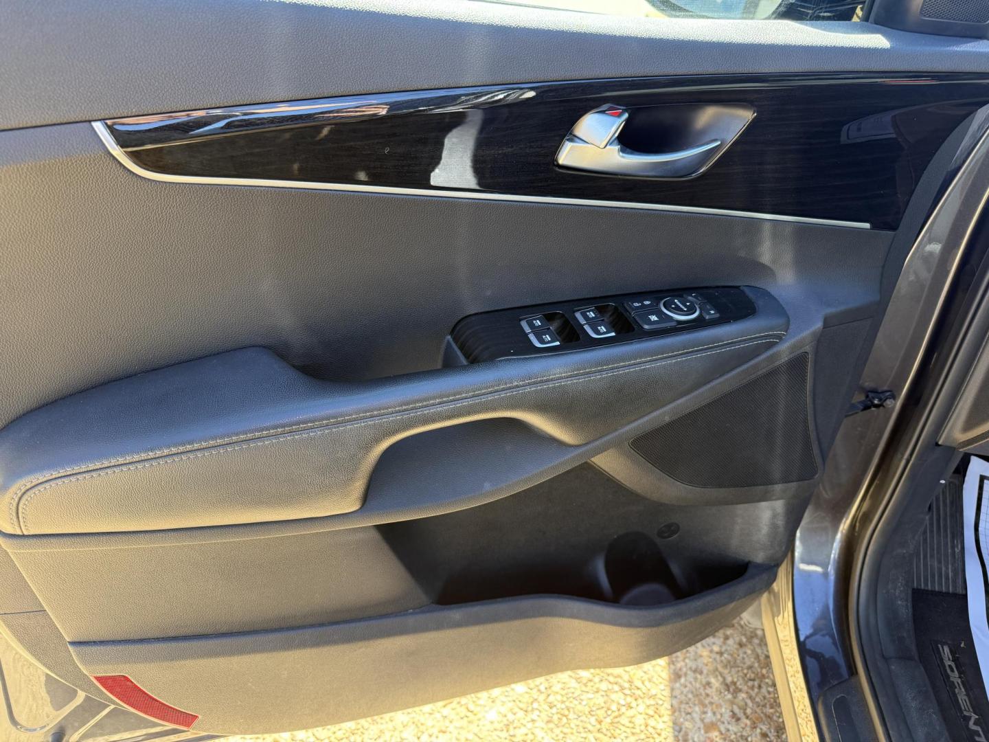 2019 GRAY KIA SORENTO LX (5XYPG4A38KG) , located at 922 W. Beacon St., Philadelphia, MS, 39350, (601) 650-3675, 32.770447, -89.127151 - Photo#13