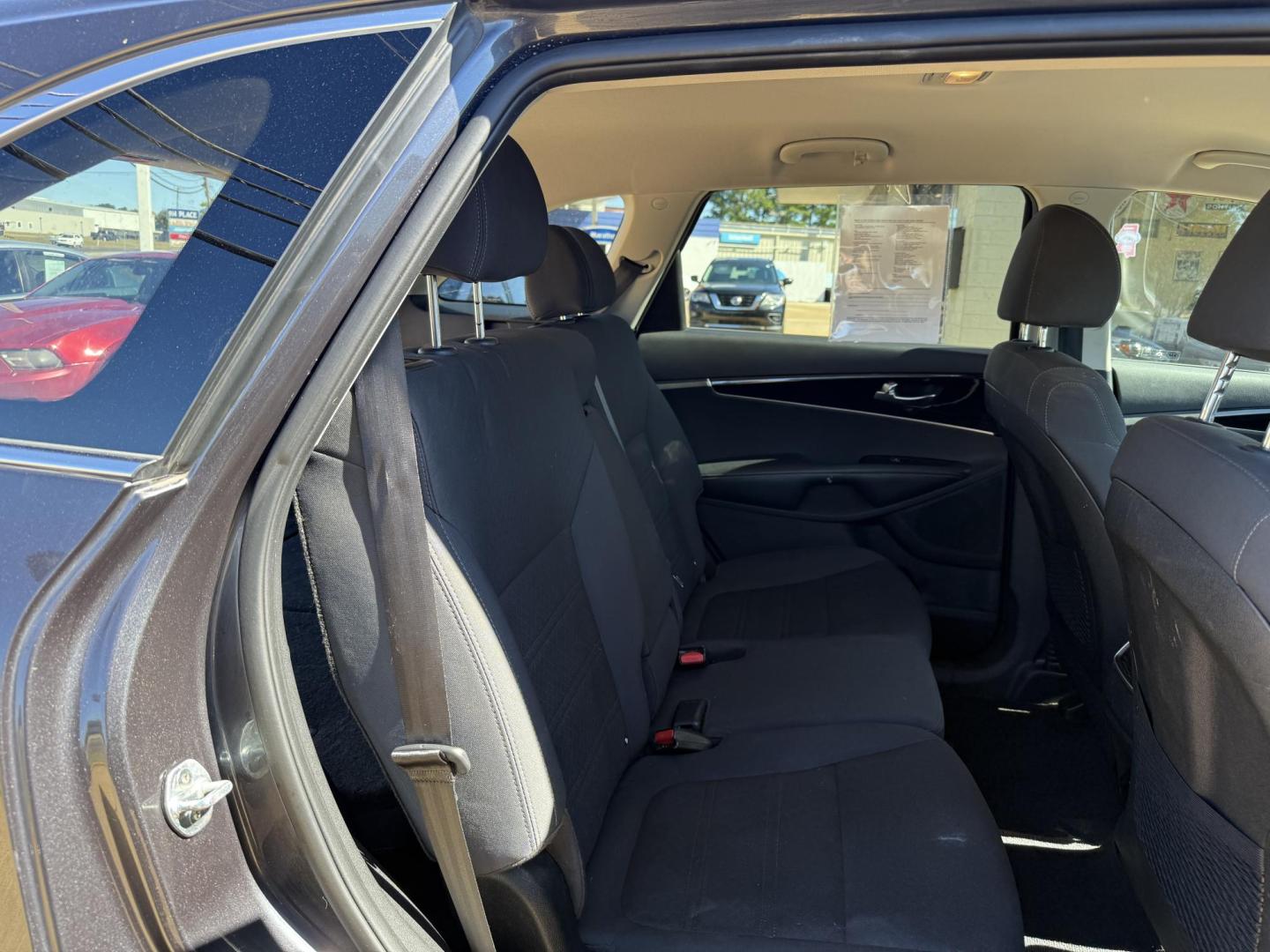 2019 GRAY KIA SORENTO LX (5XYPG4A38KG) , located at 922 W. Beacon St., Philadelphia, MS, 39350, (601) 650-3675, 32.770447, -89.127151 - Photo#22