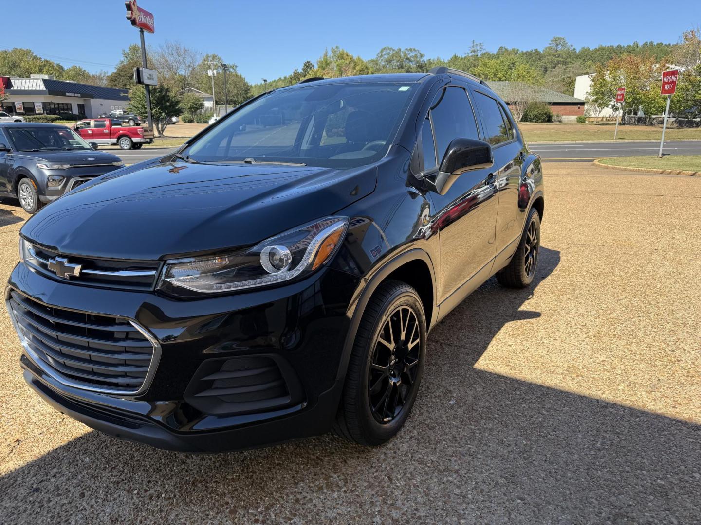 2021 BLACK CHEVROLET TRAX 1LT (KL7CJPSM5MB) , located at 922 W. Beacon St., Philadelphia, MS, 39350, (601) 650-3675, 32.770447, -89.127151 - Photo#2