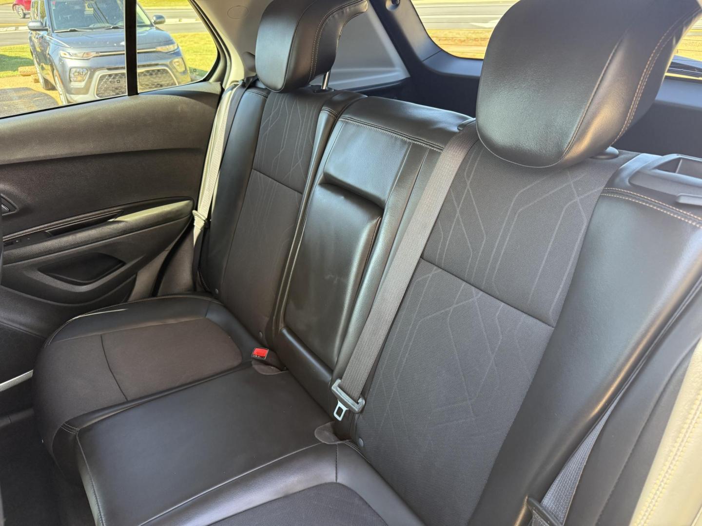 2021 BLACK CHEVROLET TRAX 1LT (KL7CJPSM5MB) , located at 922 W. Beacon St., Philadelphia, MS, 39350, (601) 650-3675, 32.770447, -89.127151 - Photo#18