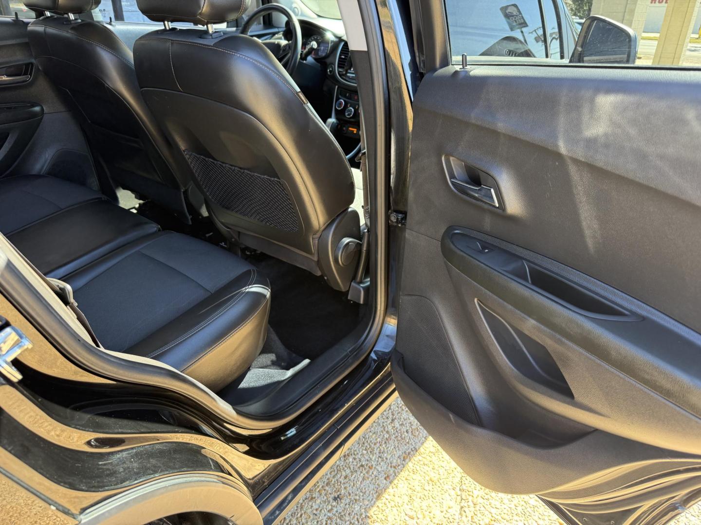 2021 BLACK CHEVROLET TRAX 1LT (KL7CJPSM5MB) , located at 922 W. Beacon St., Philadelphia, MS, 39350, (601) 650-3675, 32.770447, -89.127151 - Photo#20