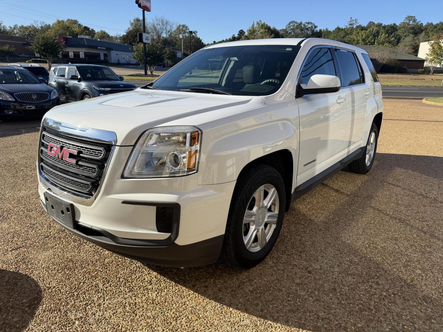 2016 WHITE GMC TERRAIN SLE1 (2GKFLSEK5G6) , located at 922 W. Beacon St., Philadelphia, MS, 39350, (601) 650-3675, 32.770447, -89.127151 - Photo#3
