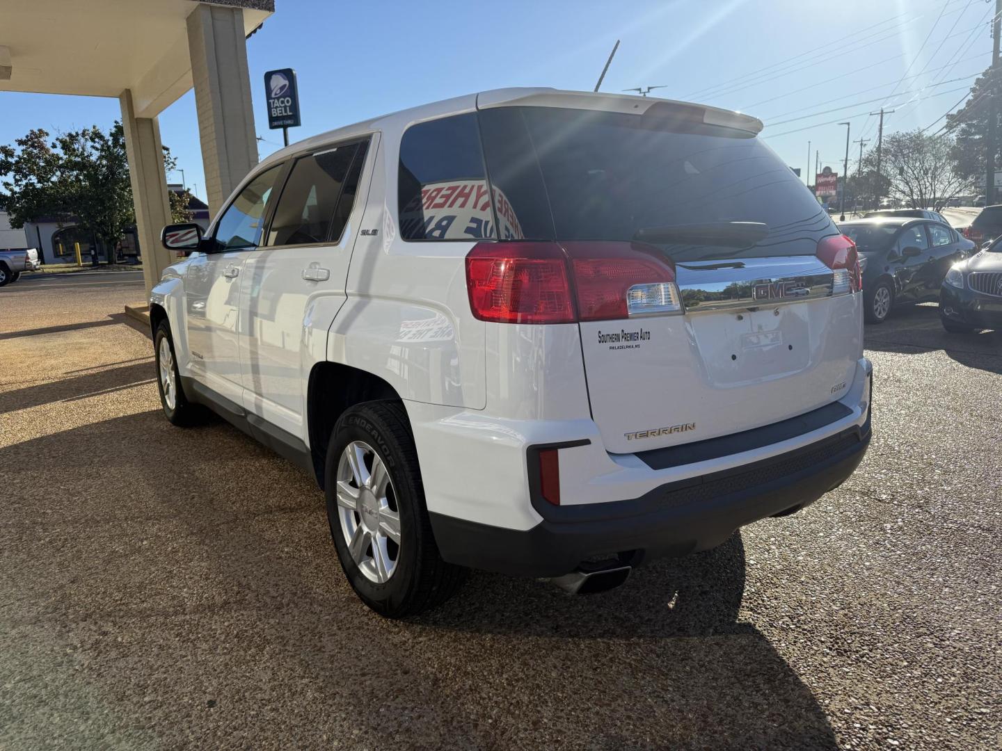 2016 WHITE GMC TERRAIN SLE1 (2GKFLSEK5G6) , located at 922 W. Beacon St., Philadelphia, MS, 39350, (601) 650-3675, 32.770447, -89.127151 - Photo#4