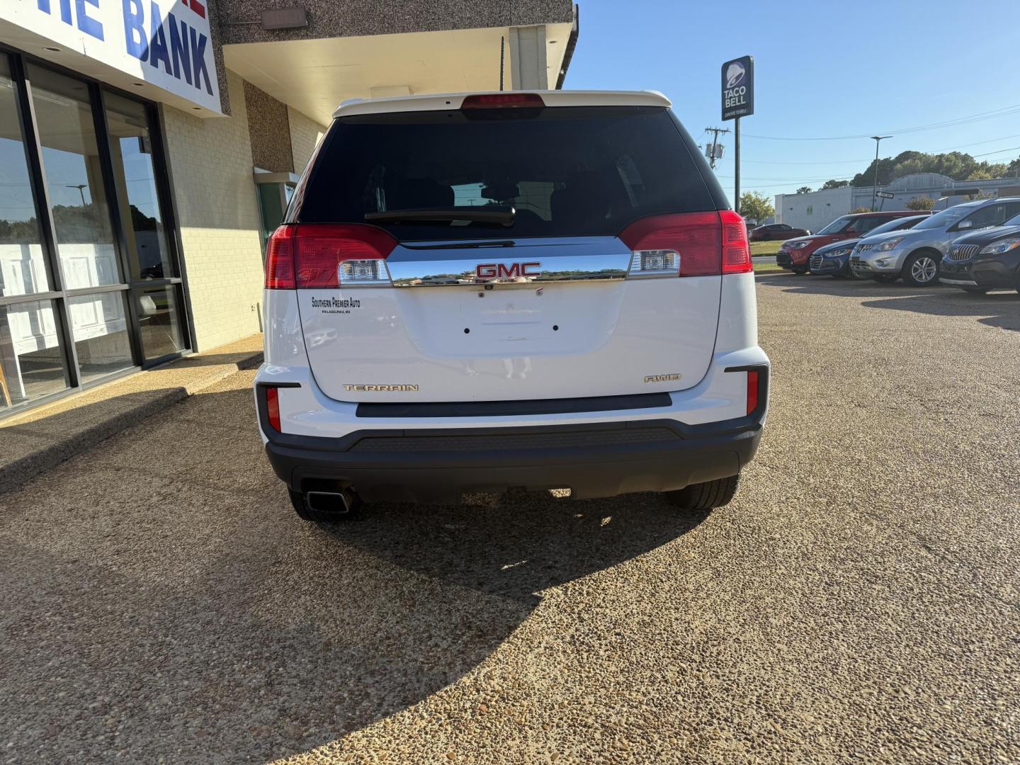 2016 WHITE GMC TERRAIN SLE1 (2GKFLSEK5G6) , located at 922 W. Beacon St., Philadelphia, MS, 39350, (601) 650-3675, 32.770447, -89.127151 - Photo#5