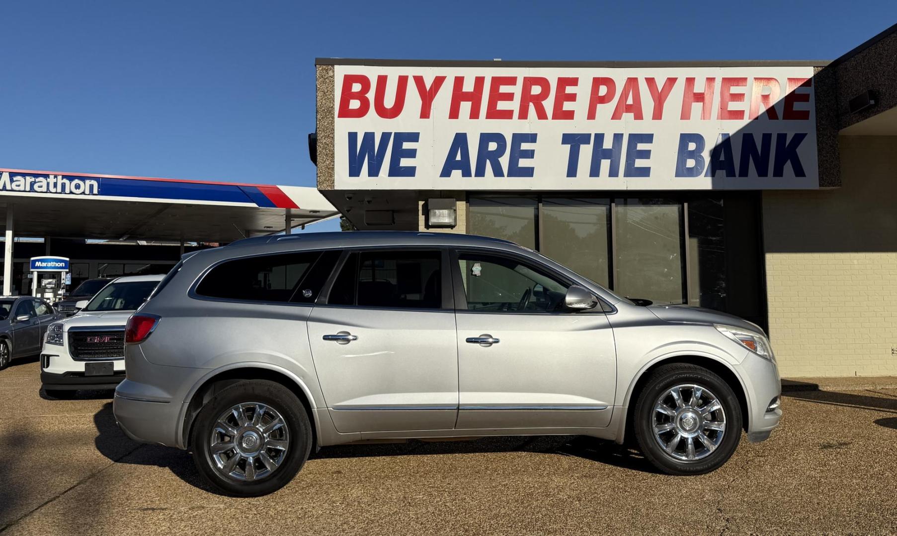 2014 SILVER BUICK ENCLAVE CONVENIENCE (5GAKRBKDXEJ) , located at 922 W. Beacon St., Philadelphia, MS, 39350, (601) 650-3675, 32.770447, -89.127151 - Photo#6