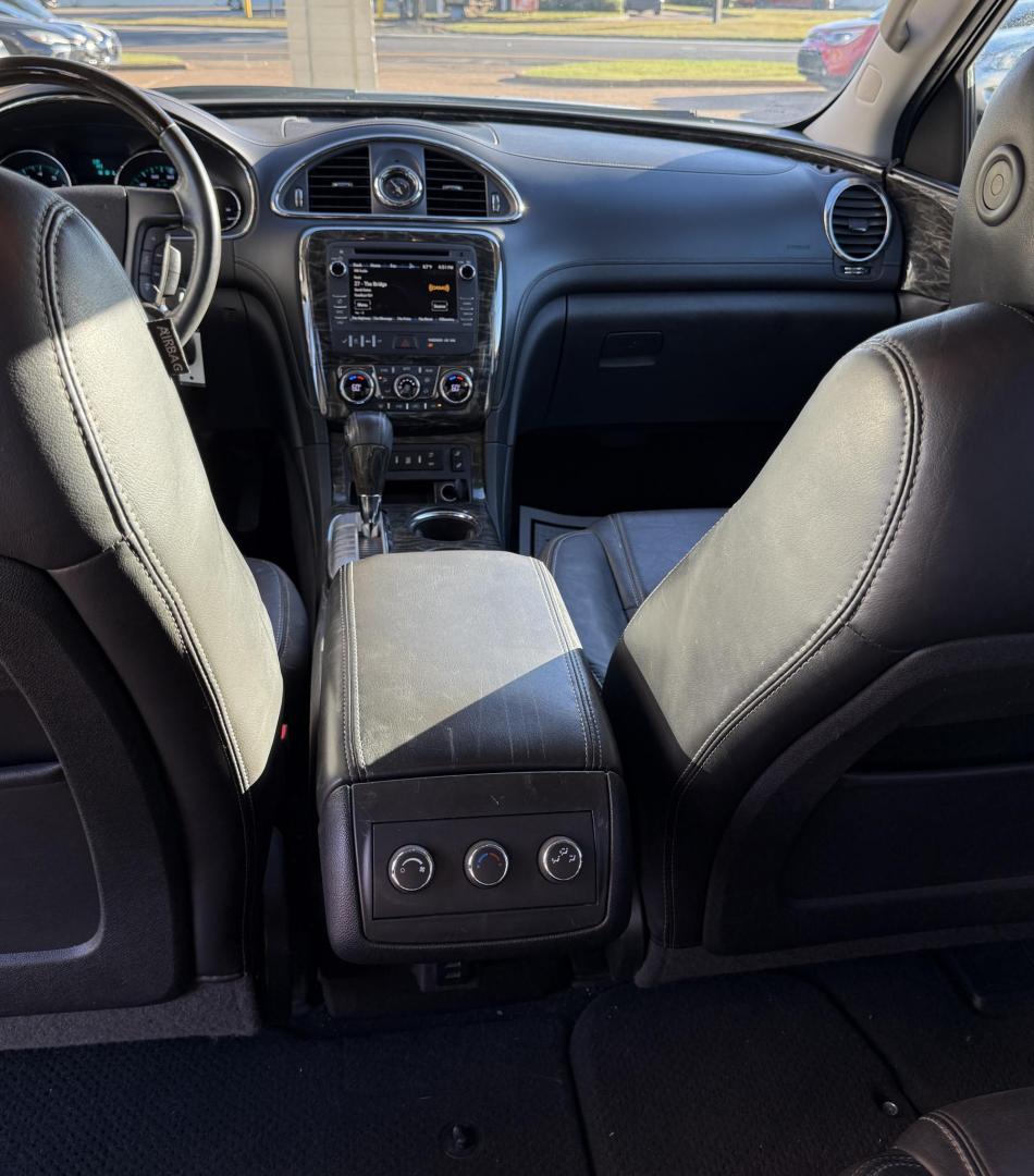 2014 SILVER BUICK ENCLAVE CONVENIENCE (5GAKRBKDXEJ) , located at 922 W. Beacon St., Philadelphia, MS, 39350, (601) 650-3675, 32.770447, -89.127151 - Photo#11