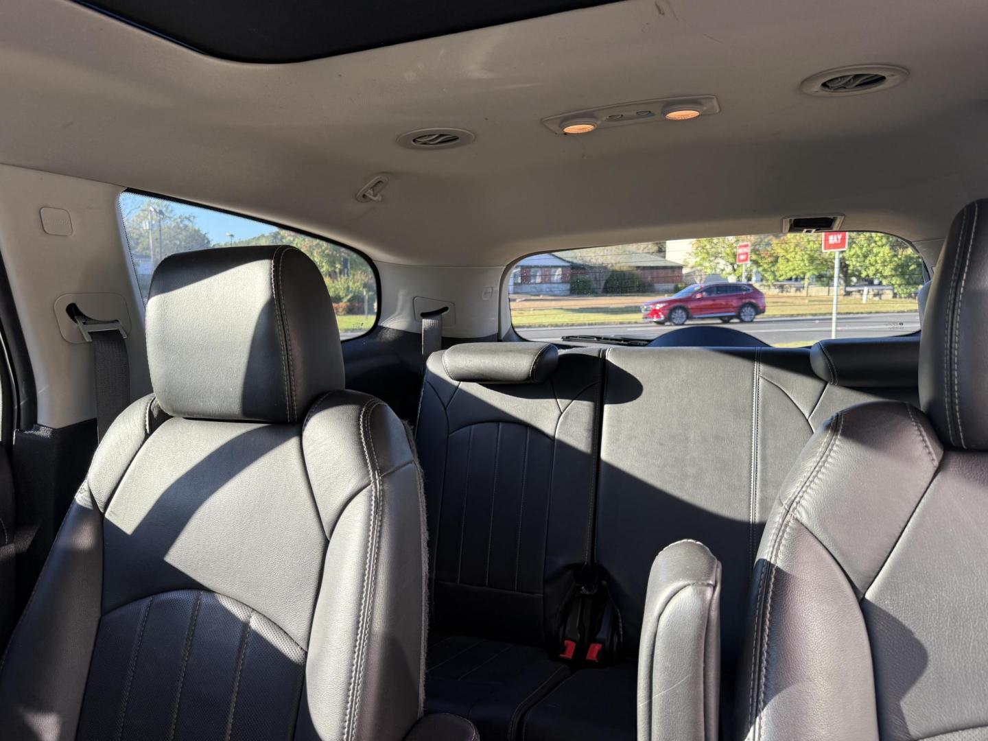 2014 SILVER BUICK ENCLAVE CONVENIENCE (5GAKRBKDXEJ) , located at 922 W. Beacon St., Philadelphia, MS, 39350, (601) 650-3675, 32.770447, -89.127151 - Photo#12