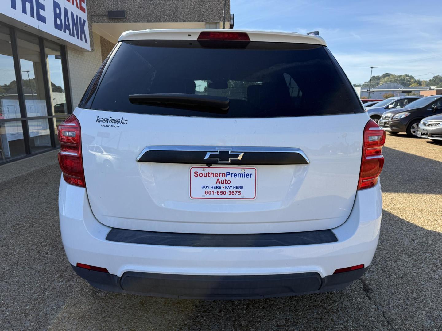 2017 WHITE CHEVROLET EQUINOX LT (2GNALCEK2H1) , located at 922 W. Beacon St., Philadelphia, MS, 39350, (601) 650-3675, 32.770447, -89.127151 - Photo#5