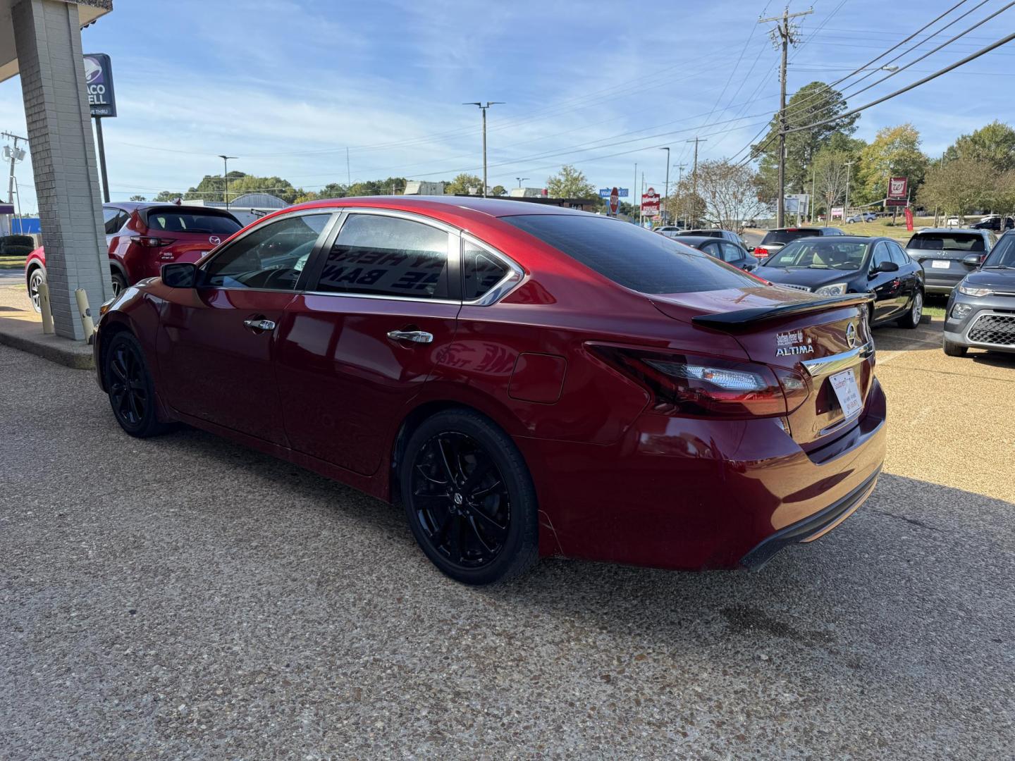2017 RED NISSAN ALTIMA 2.5; 2.5 S; 2 (1N4AL3AP0HC) , located at 922 W. Beacon St., Philadelphia, MS, 39350, (601) 650-3675, 32.770447, -89.127151 - Photo#5