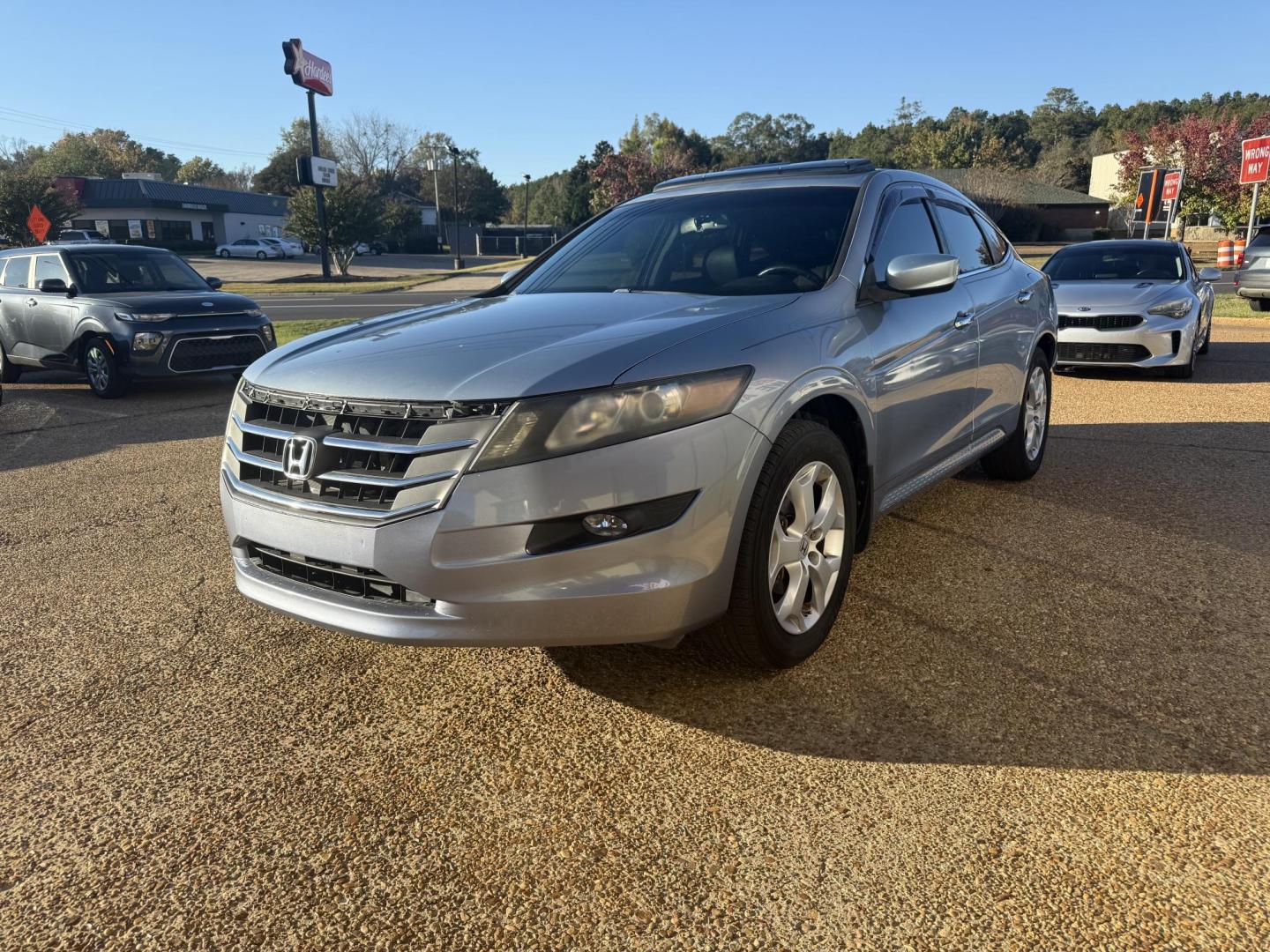 2010 SILVER HONDA ACCORD CROSTOUR EX-L (5J6TF1H5XAL) , located at 922 W. Beacon St., Philadelphia, MS, 39350, (601) 650-3675, 32.770447, -89.127151 - Photo#2