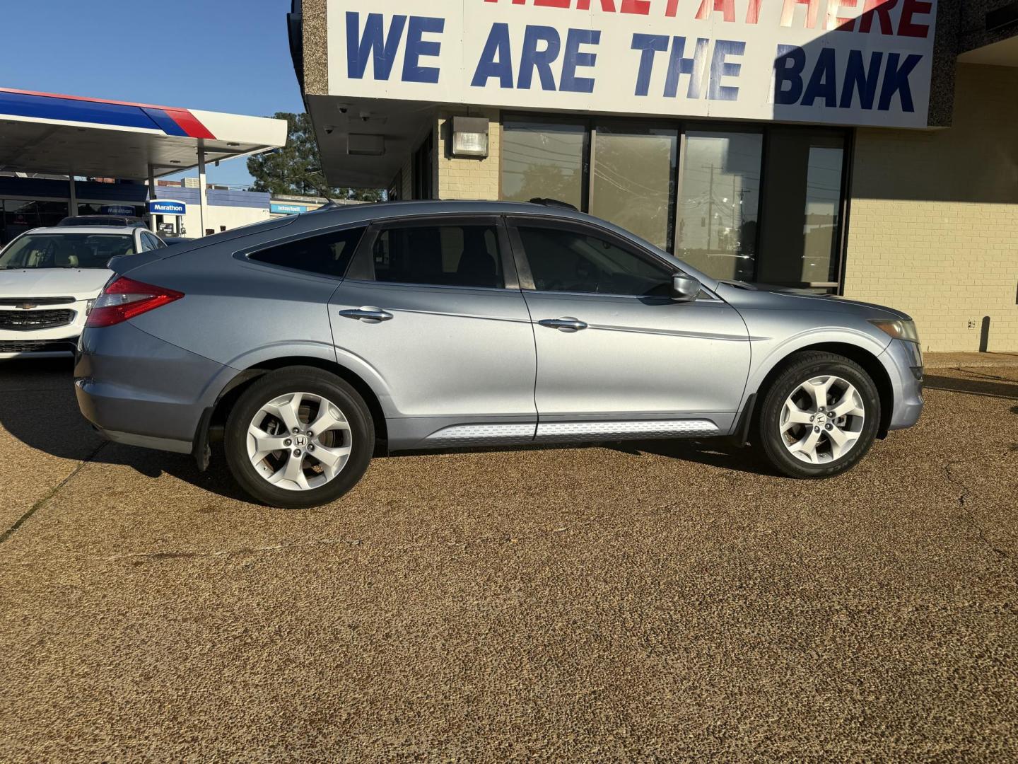 2010 SILVER HONDA ACCORD CROSTOUR EX-L (5J6TF1H5XAL) , located at 922 W. Beacon St., Philadelphia, MS, 39350, (601) 650-3675, 32.770447, -89.127151 - Photo#3