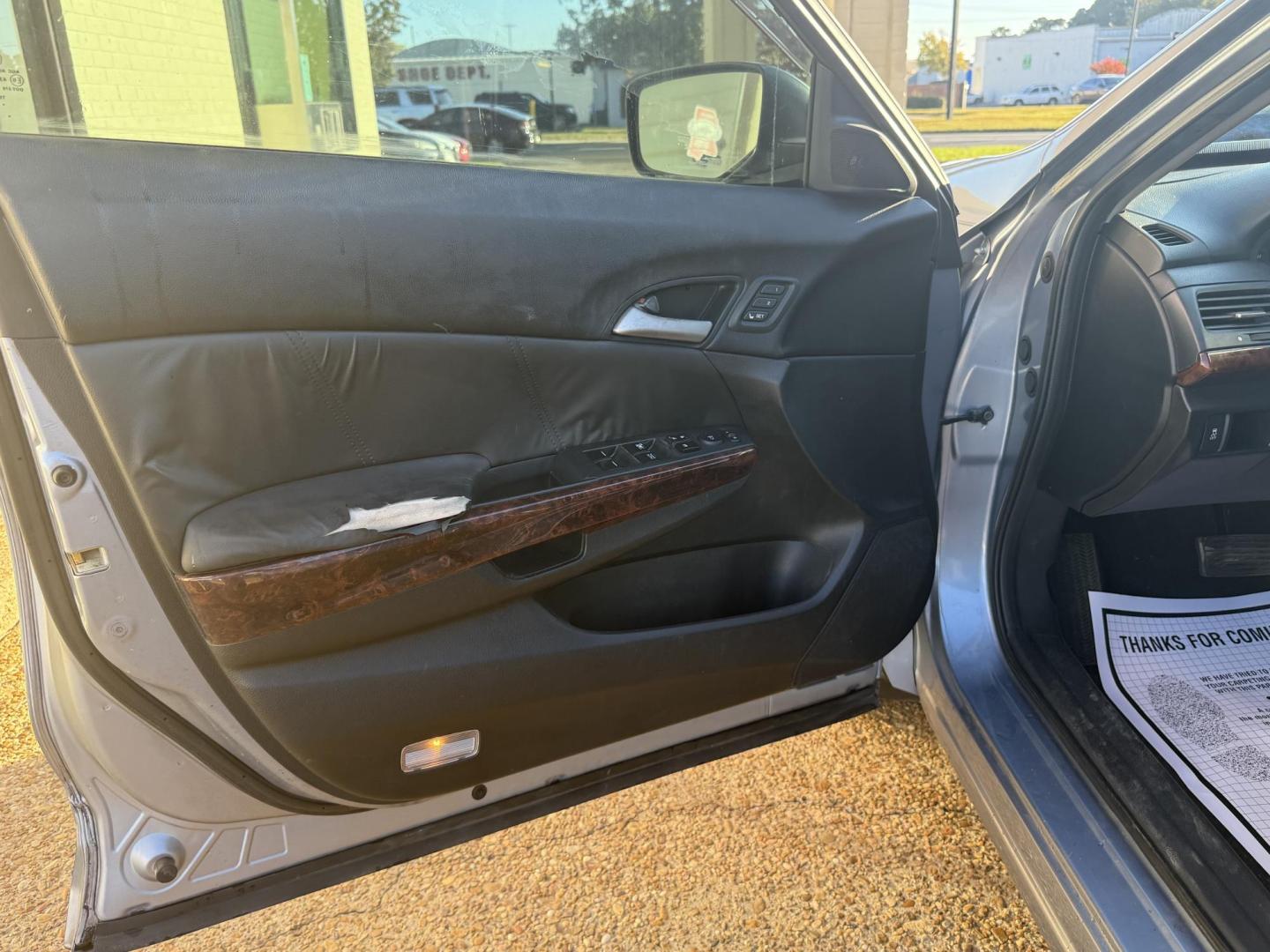 2010 SILVER HONDA ACCORD CROSTOUR EX-L (5J6TF1H5XAL) , located at 922 W. Beacon St., Philadelphia, MS, 39350, (601) 650-3675, 32.770447, -89.127151 - Photo#7