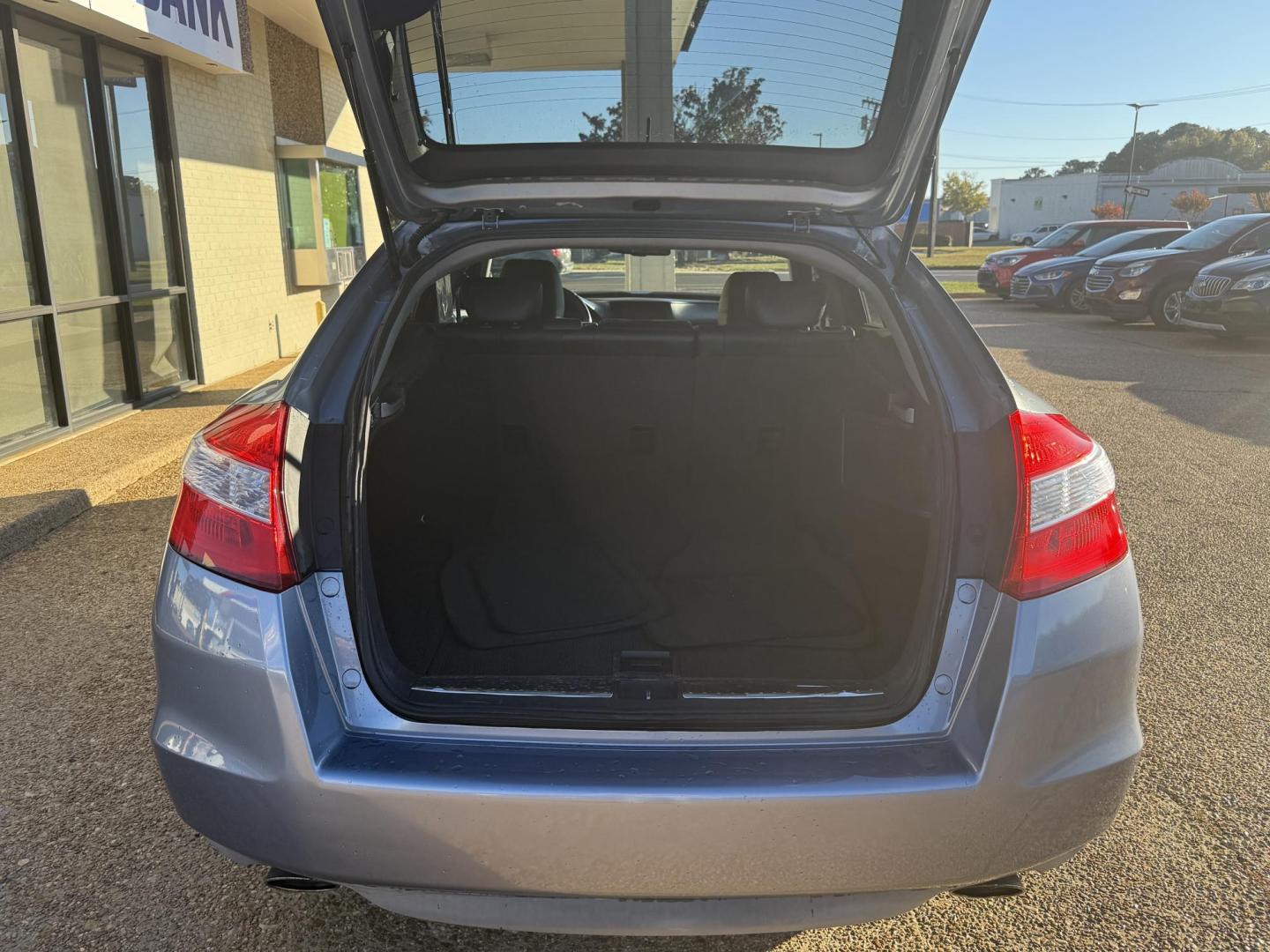 2010 SILVER HONDA ACCORD CROSTOUR EX-L (5J6TF1H5XAL) , located at 922 W. Beacon St., Philadelphia, MS, 39350, (601) 650-3675, 32.770447, -89.127151 - Photo#12