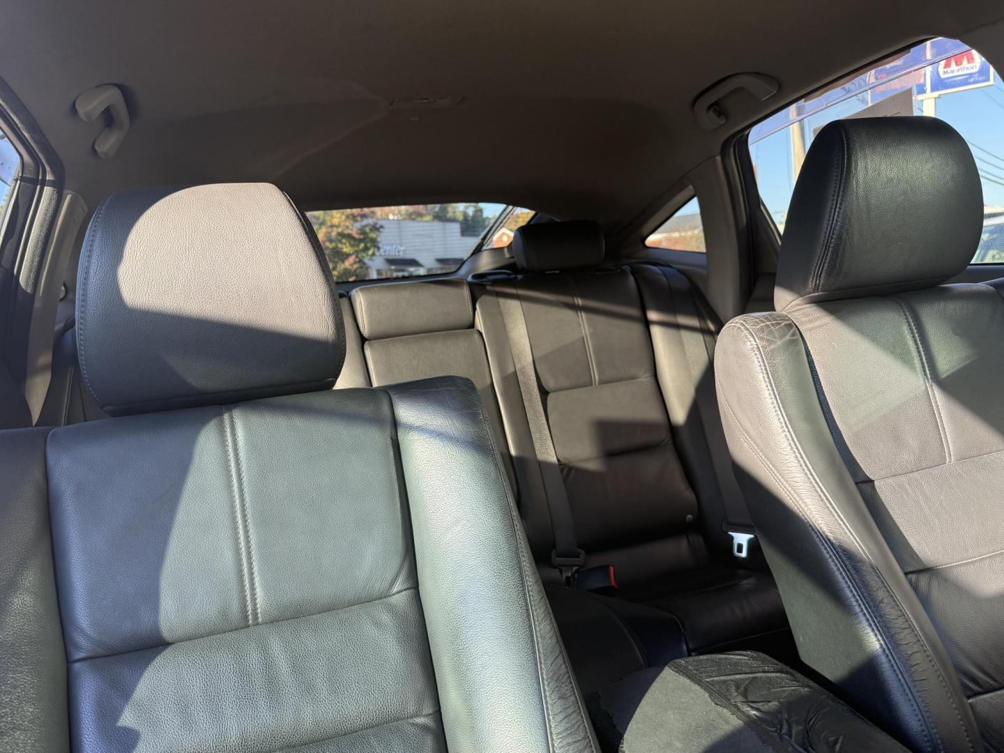 2010 SILVER HONDA ACCORD CROSTOUR EX-L (5J6TF1H5XAL) , located at 922 W. Beacon St., Philadelphia, MS, 39350, (601) 650-3675, 32.770447, -89.127151 - Photo#16