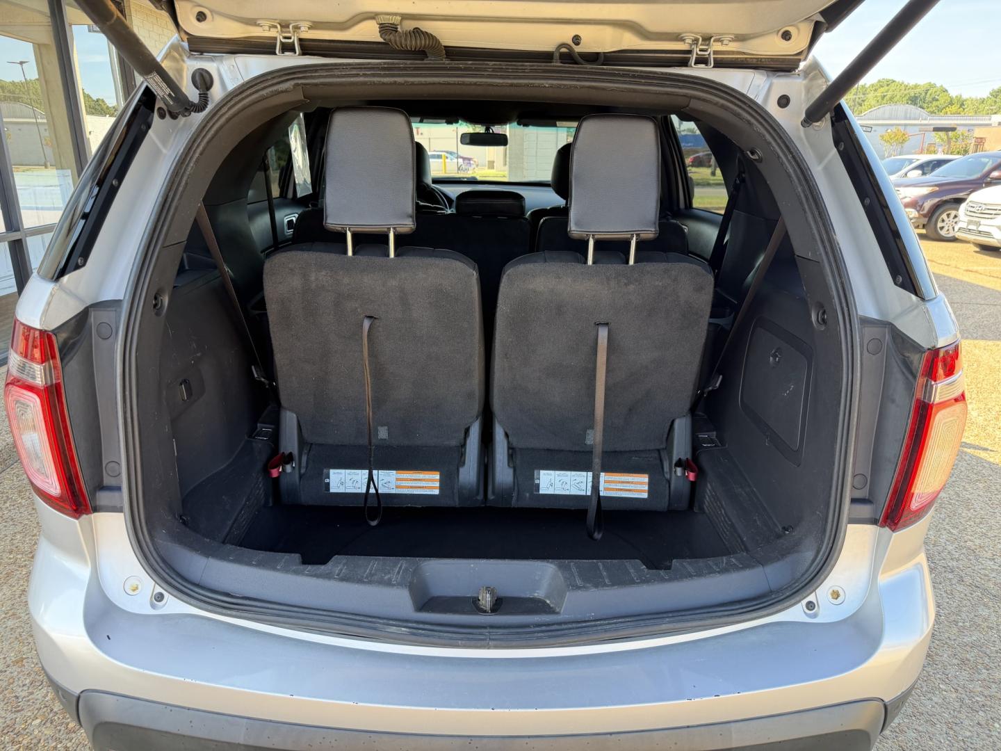 2015 SILVER FORD EXPLORER XLT (1FM5K8D83FG) , located at 922 W. Beacon St., Philadelphia, MS, 39350, (601) 650-3675, 32.770447, -89.127151- Photo#18
