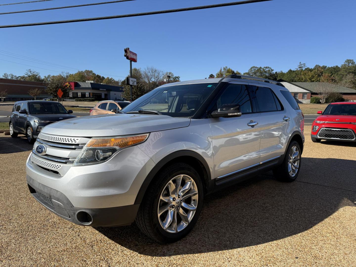 2015 SILVER FORD EXPLORER XLT (1FM5K8D83FG) , located at 922 W. Beacon St., Philadelphia, MS, 39350, (601) 650-3675, 32.770447, -89.127151 - Photo#2