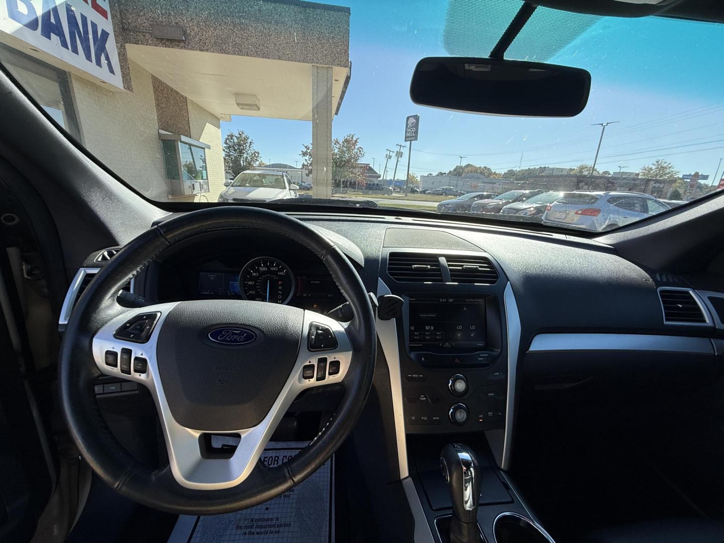 2015 SILVER FORD EXPLORER XLT (1FM5K8D83FG) , located at 922 W. Beacon St., Philadelphia, MS, 39350, (601) 650-3675, 32.770447, -89.127151 - Photo#8