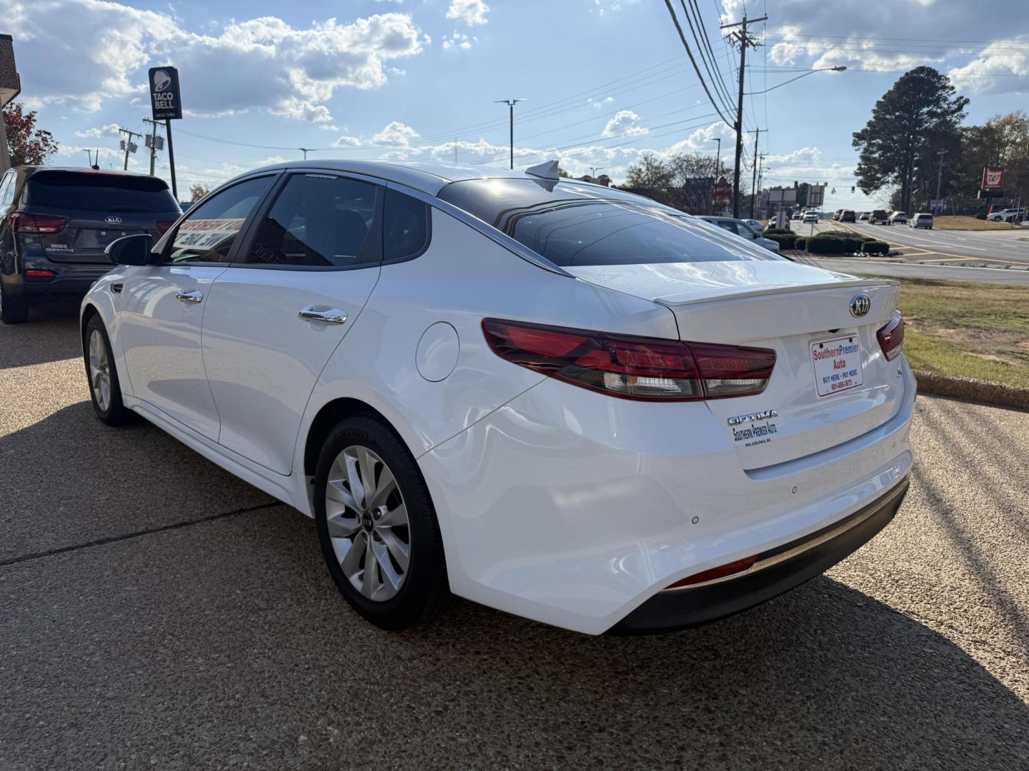 2018 WHITE KIA OPTIMA (5XXGT4L38JG) , located at 922 W. Beacon St., Philadelphia, MS, 39350, (601) 650-3675, 32.770447, -89.127151 - Photo#4