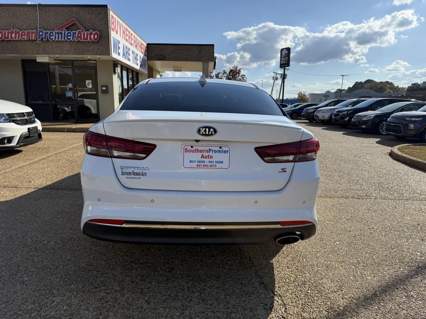 2018 WHITE KIA OPTIMA (5XXGT4L38JG) , located at 922 W. Beacon St., Philadelphia, MS, 39350, (601) 650-3675, 32.770447, -89.127151 - Photo#5