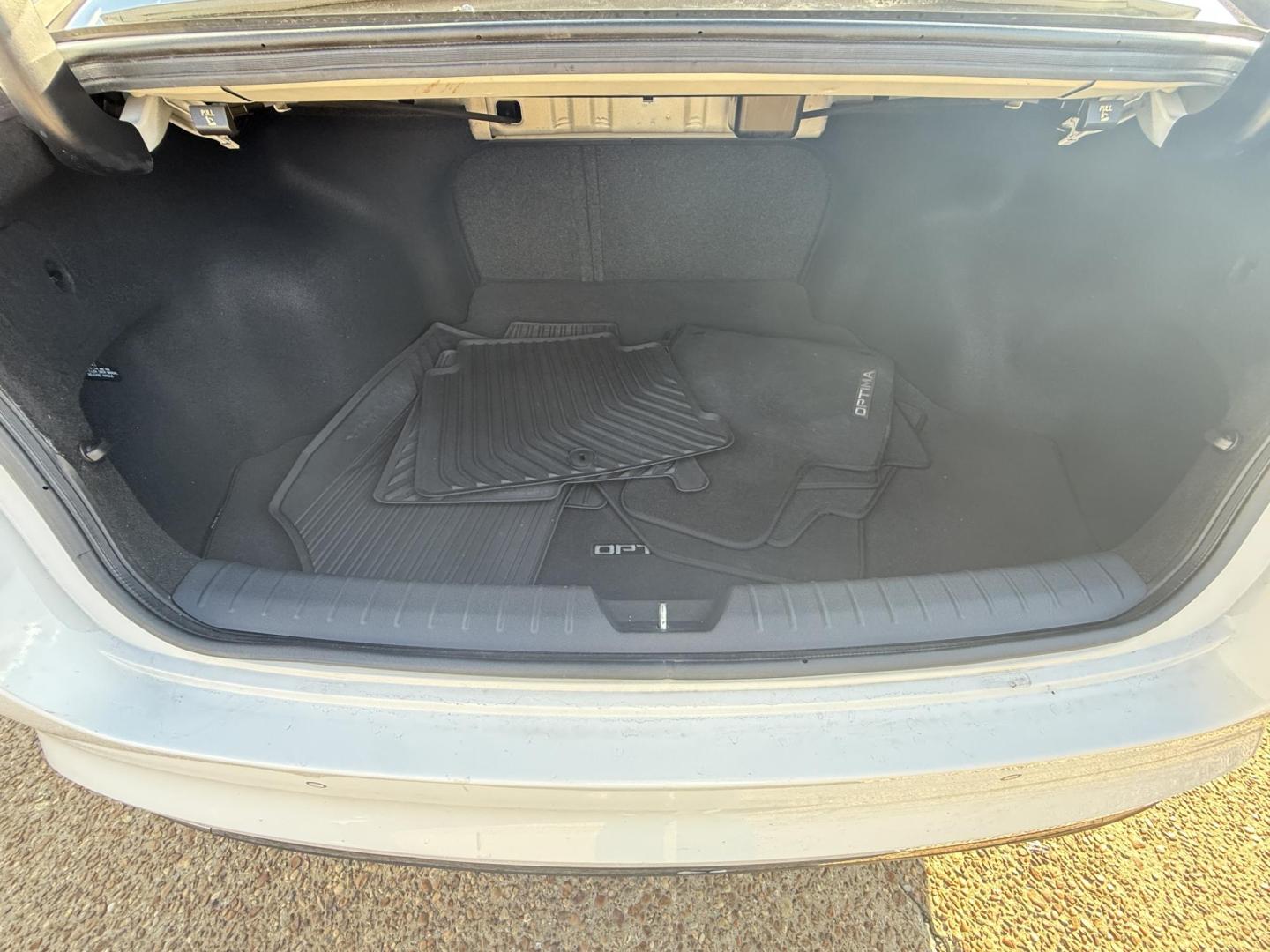 2018 WHITE KIA OPTIMA (5XXGT4L38JG) , located at 922 W. Beacon St., Philadelphia, MS, 39350, (601) 650-3675, 32.770447, -89.127151 - Photo#13