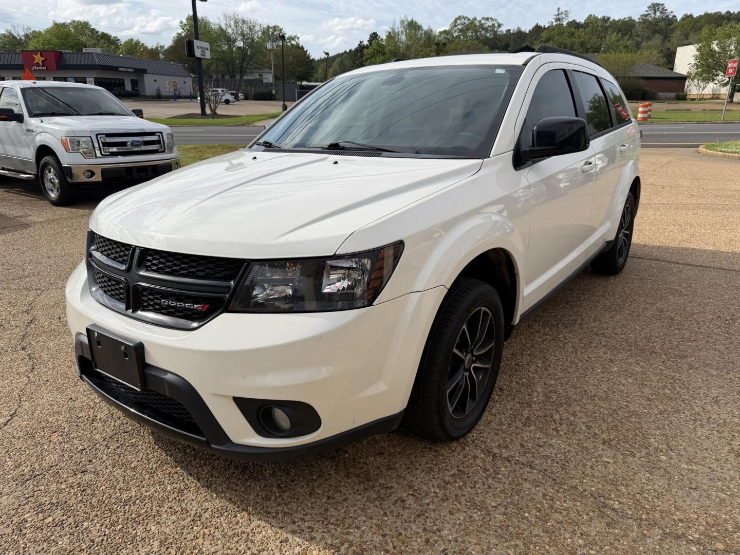 2018 WHITE /Black DODGE JOURNEY SXT (3C4PDCBG4JT) with an 3.6L V6 DOHC 24V engine, 6-Speed Automatic transmission, located at 922 W. Beacon St., Philadelphia, MS, 39350, (601) 650-3675, 32.770447, -89.127151 - Dodge 2018 Dodge Journey VIN 3C4PDCBG4JT511830 Style/Body SPORT UTILITY 4-DR Engine 3.6L V6 DOHC 24V 3rd row seating - Photo#2