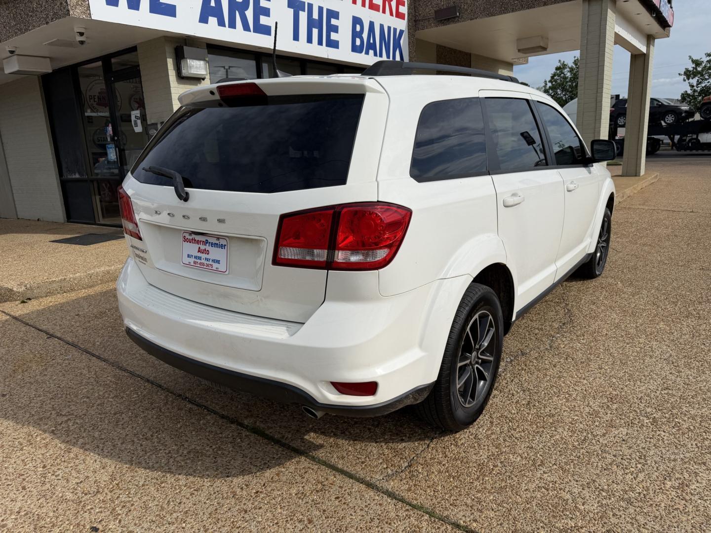 2018 WHITE /Black DODGE JOURNEY SXT (3C4PDCBG4JT) with an 3.6L V6 DOHC 24V engine, 6-Speed Automatic transmission, located at 922 W. Beacon St., Philadelphia, MS, 39350, (601) 650-3675, 32.770447, -89.127151 - Dodge 2018 Dodge Journey VIN 3C4PDCBG4JT511830 Style/Body SPORT UTILITY 4-DR Engine 3.6L V6 DOHC 24V 3rd row seating - Photo#5