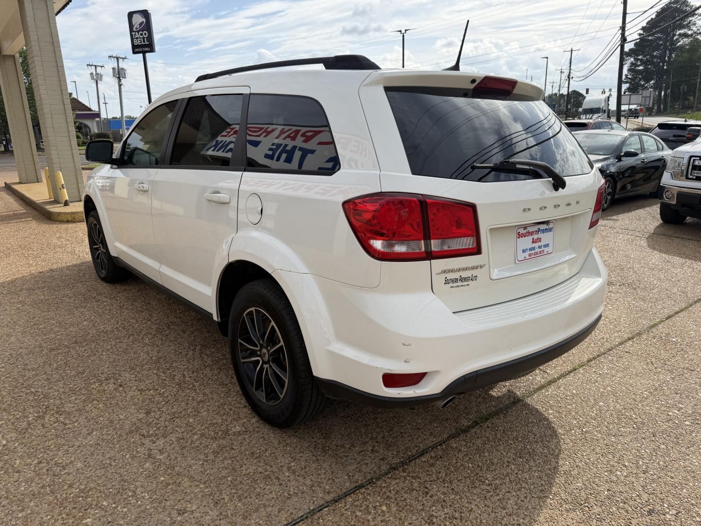 2018 WHITE /Black DODGE JOURNEY SXT (3C4PDCBG4JT) with an 3.6L V6 DOHC 24V engine, 6-Speed Automatic transmission, located at 922 W. Beacon St., Philadelphia, MS, 39350, (601) 650-3675, 32.770447, -89.127151 - Dodge 2018 Dodge Journey VIN 3C4PDCBG4JT511830 Style/Body SPORT UTILITY 4-DR Engine 3.6L V6 DOHC 24V 3rd row seating - Photo#3
