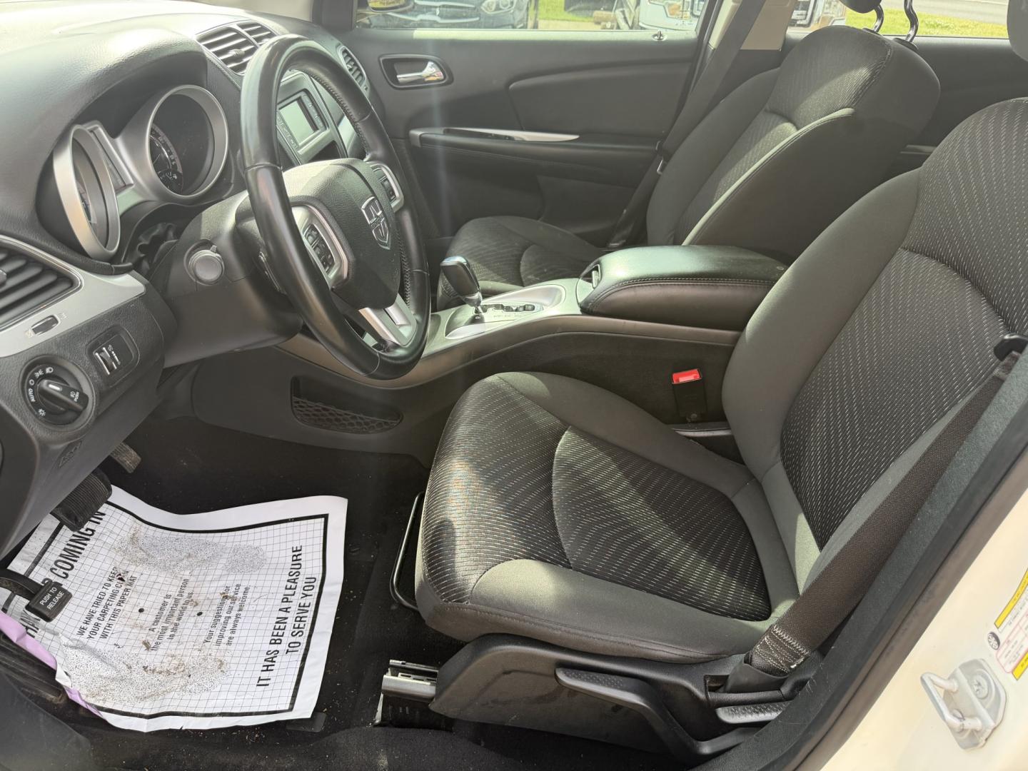 2018 WHITE /Black DODGE JOURNEY SXT (3C4PDCBG4JT) with an 3.6L V6 DOHC 24V engine, 6-Speed Automatic transmission, located at 922 W. Beacon St., Philadelphia, MS, 39350, (601) 650-3675, 32.770447, -89.127151 - Dodge 2018 Dodge Journey VIN 3C4PDCBG4JT511830 Style/Body SPORT UTILITY 4-DR Engine 3.6L V6 DOHC 24V 3rd row seating - Photo#9