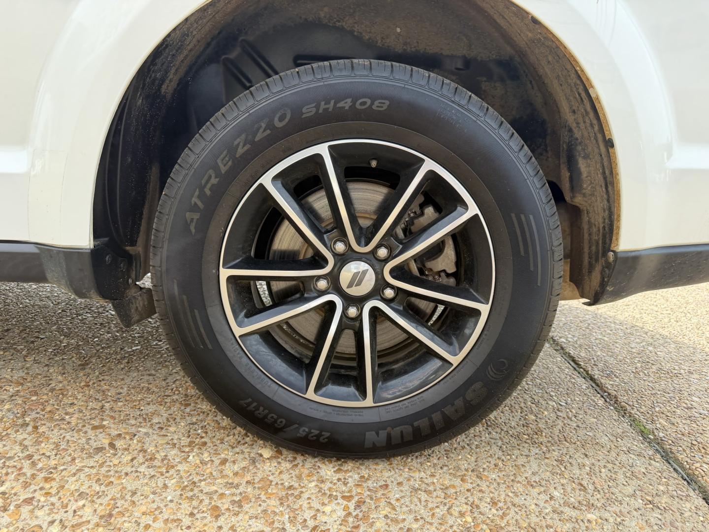 2018 WHITE /Black DODGE JOURNEY SXT (3C4PDCBG4JT) with an 3.6L V6 DOHC 24V engine, 6-Speed Automatic transmission, located at 922 W. Beacon St., Philadelphia, MS, 39350, (601) 650-3675, 32.770447, -89.127151 - Dodge 2018 Dodge Journey VIN 3C4PDCBG4JT511830 Style/Body SPORT UTILITY 4-DR Engine 3.6L V6 DOHC 24V 3rd row seating - Photo#7