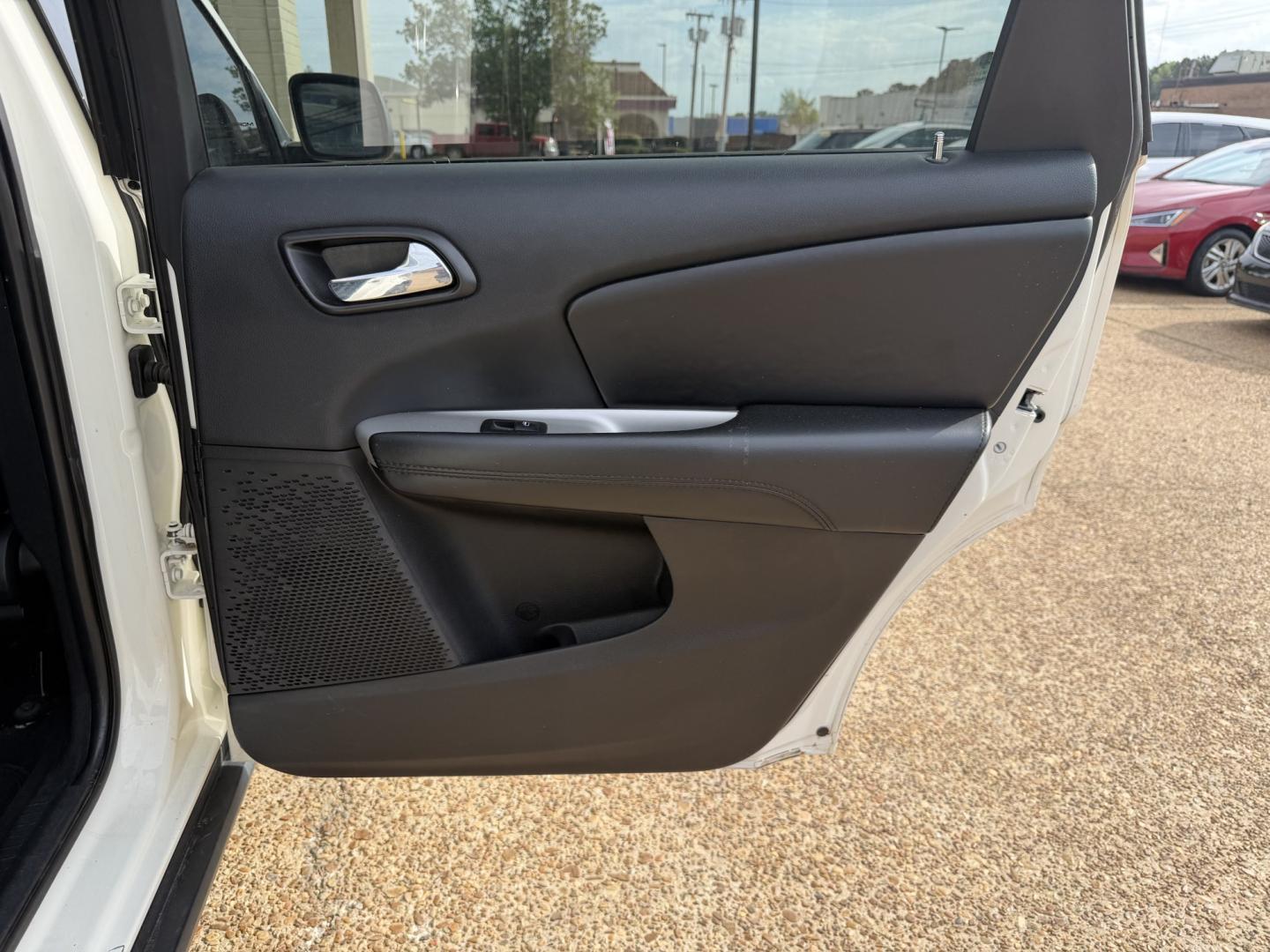 2018 WHITE /Black DODGE JOURNEY SXT (3C4PDCBG4JT) with an 3.6L V6 DOHC 24V engine, 6-Speed Automatic transmission, located at 922 W. Beacon St., Philadelphia, MS, 39350, (601) 650-3675, 32.770447, -89.127151 - Dodge 2018 Dodge Journey VIN 3C4PDCBG4JT511830 Style/Body SPORT UTILITY 4-DR Engine 3.6L V6 DOHC 24V 3rd row seating - Photo#15