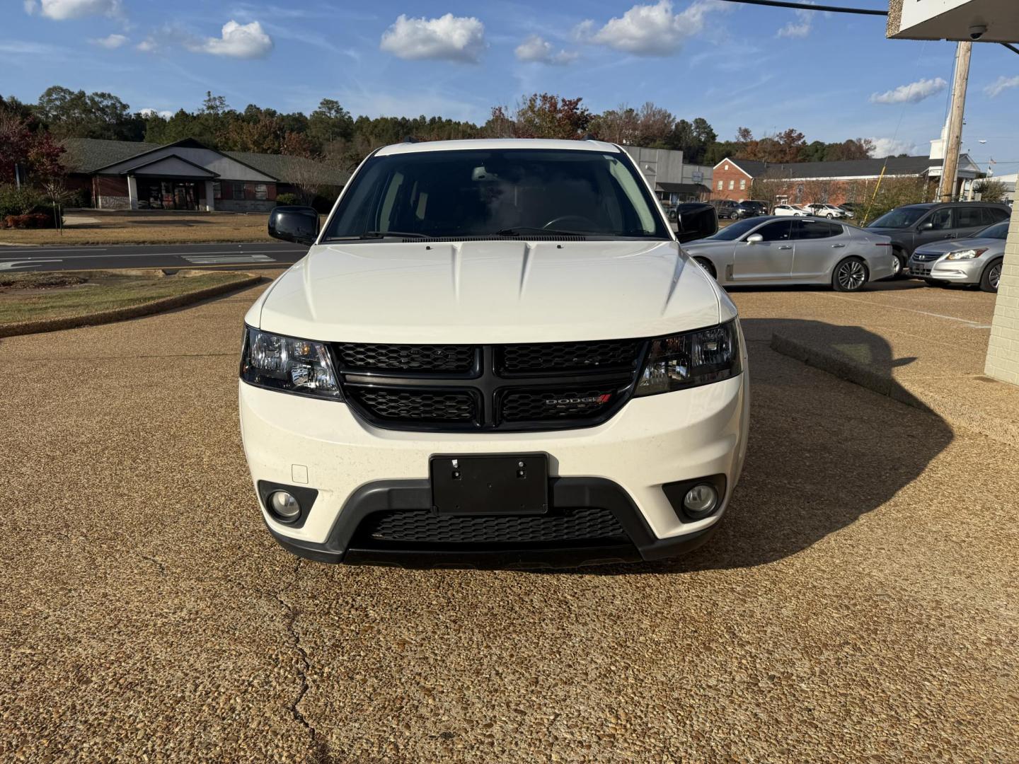 2018 WHITE DODGE JOURNEY SXT (3C4PDCBG4JT) , located at 922 W. Beacon St., Philadelphia, MS, 39350, (601) 650-3675, 32.770447, -89.127151 - Photo#1