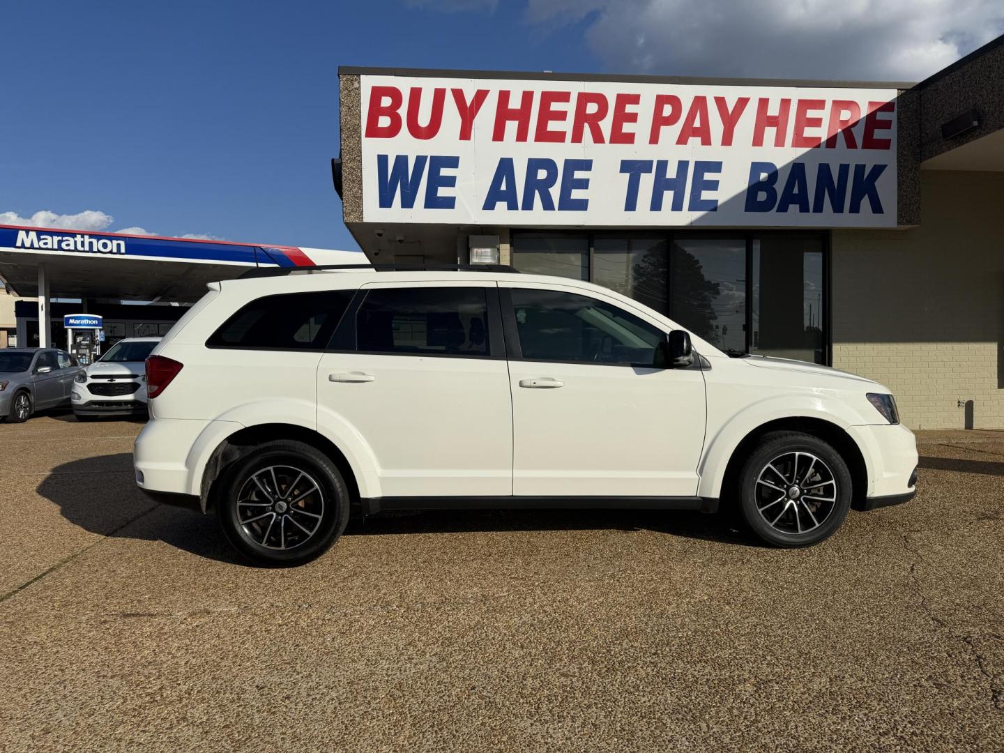 2018 WHITE DODGE JOURNEY SXT (3C4PDCBG4JT) , located at 922 W. Beacon St., Philadelphia, MS, 39350, (601) 650-3675, 32.770447, -89.127151 - Photo#7