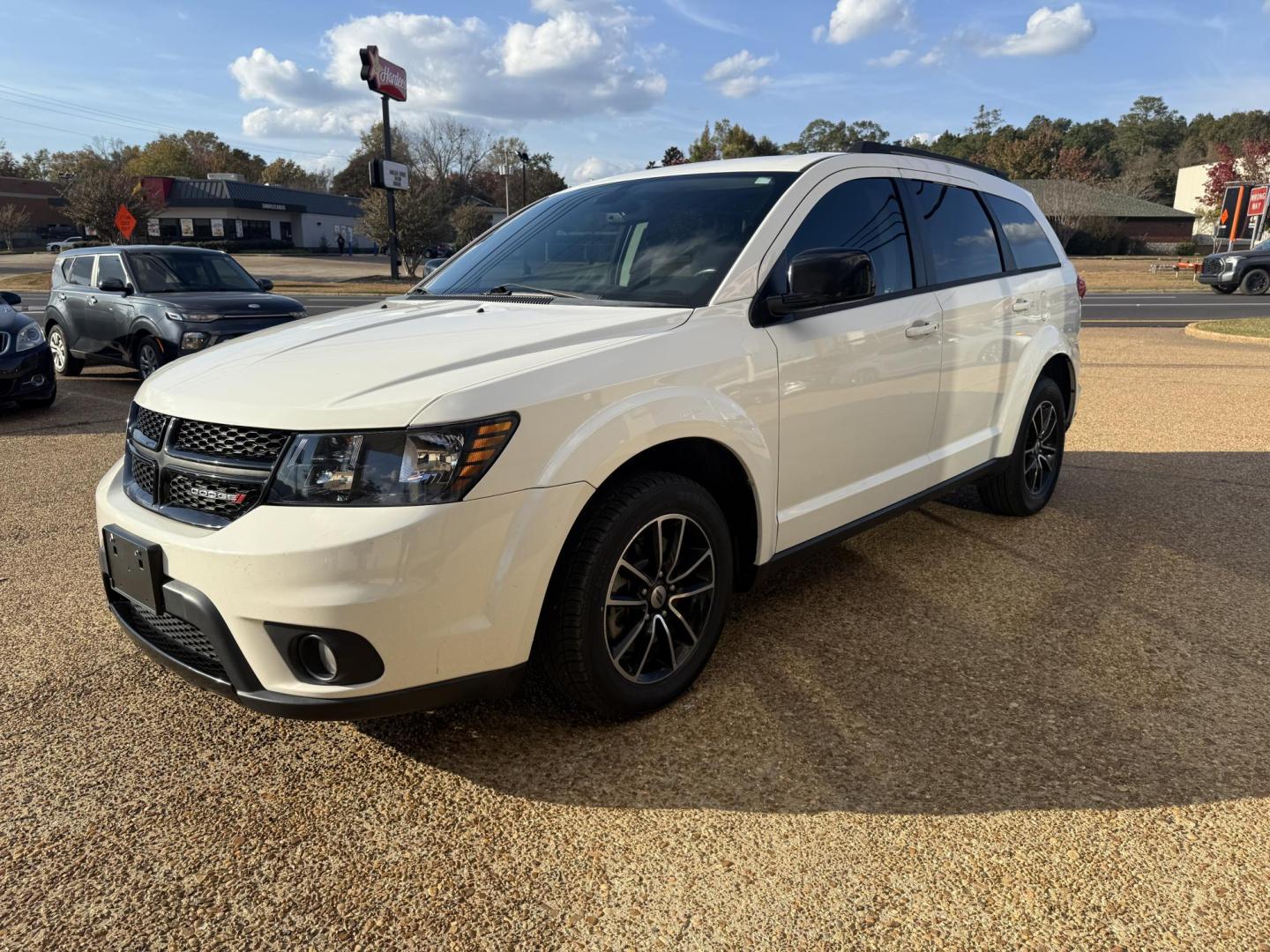 2018 WHITE DODGE JOURNEY SXT (3C4PDCBG4JT) , located at 922 W. Beacon St., Philadelphia, MS, 39350, (601) 650-3675, 32.770447, -89.127151 - Photo#2