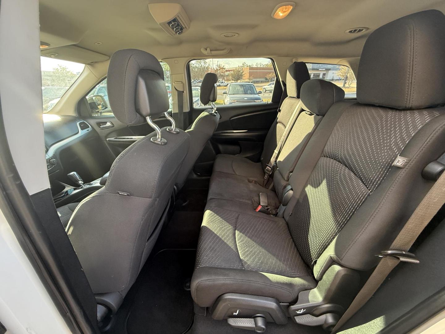 2018 WHITE DODGE JOURNEY SXT (3C4PDCBG4JT) , located at 922 W. Beacon St., Philadelphia, MS, 39350, (601) 650-3675, 32.770447, -89.127151 - Photo#14