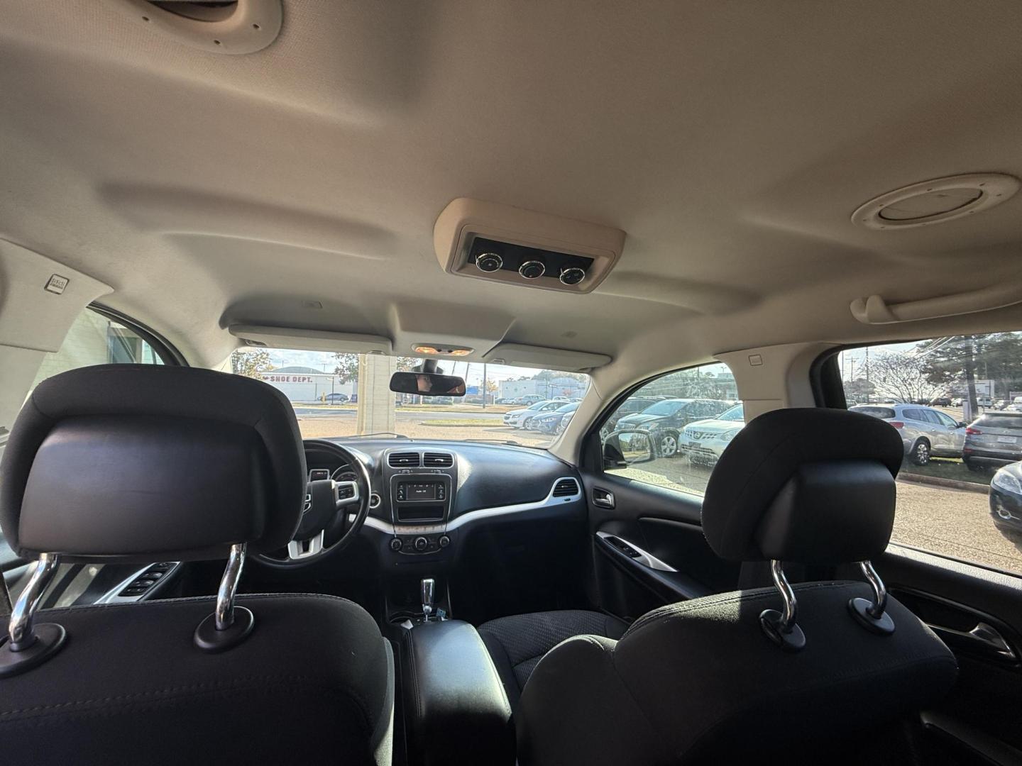 2018 WHITE DODGE JOURNEY SXT (3C4PDCBG4JT) , located at 922 W. Beacon St., Philadelphia, MS, 39350, (601) 650-3675, 32.770447, -89.127151 - Photo#16