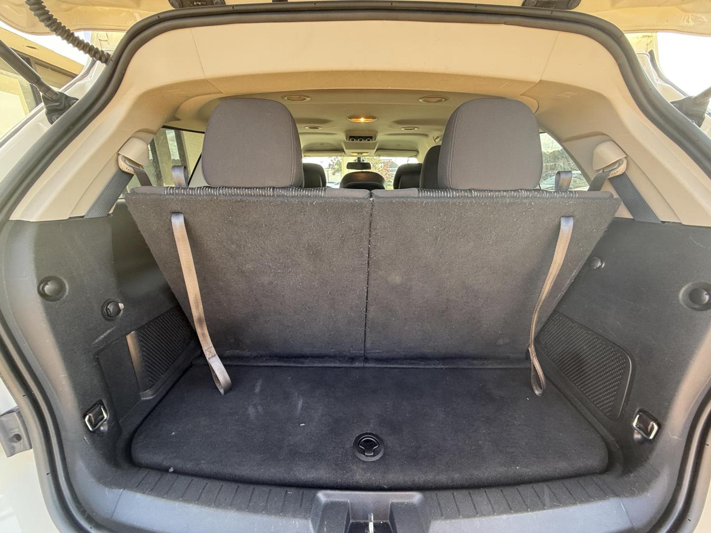 2018 WHITE DODGE JOURNEY SXT (3C4PDCBG4JT) , located at 922 W. Beacon St., Philadelphia, MS, 39350, (601) 650-3675, 32.770447, -89.127151 - Photo#17