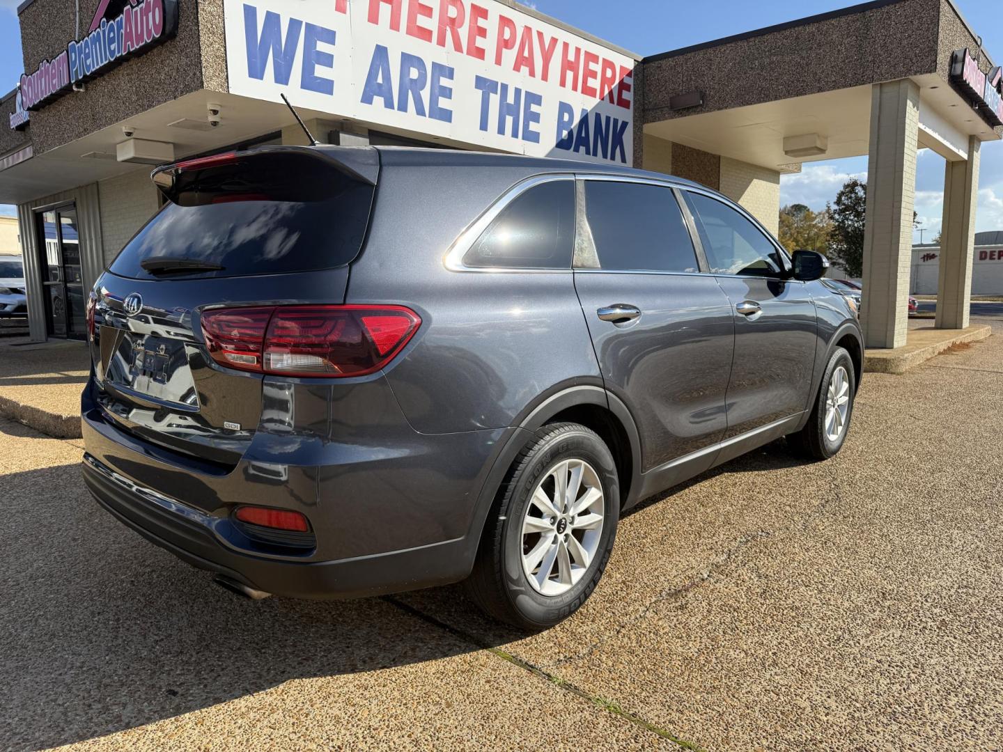 2019 GRAY KIA SORENTO LX (5XYPG4A32KG) , located at 922 W. Beacon St., Philadelphia, MS, 39350, (601) 650-3675, 32.770447, -89.127151 - Photo#6