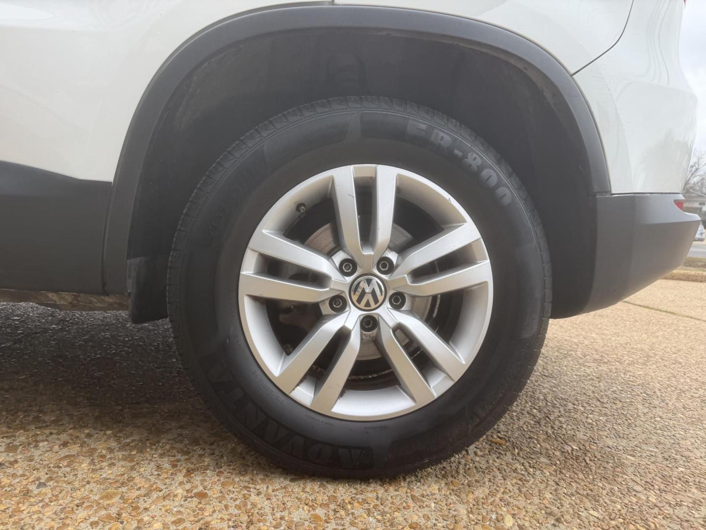 2017 WHITE VOLKSWAGEN TIGUAN S (WVGAV7AX4HK) , located at 922 W. Beacon St., Philadelphia, MS, 39350, (601) 650-3675, 32.770447, -89.127151 - Photo#7