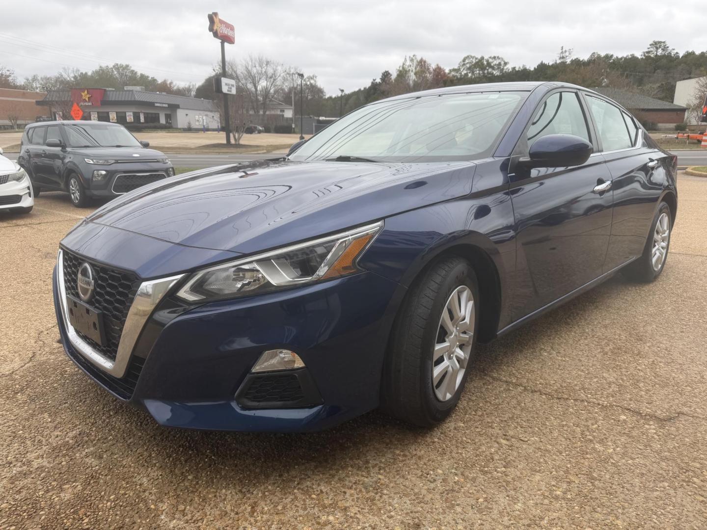 2020 BLUE NISSAN ALTIMA 2.5 S (1N4BL4BV0LC) , located at 922 W. Beacon St., Philadelphia, MS, 39350, (601) 650-3675, 32.770447, -89.127151 - Photo#2
