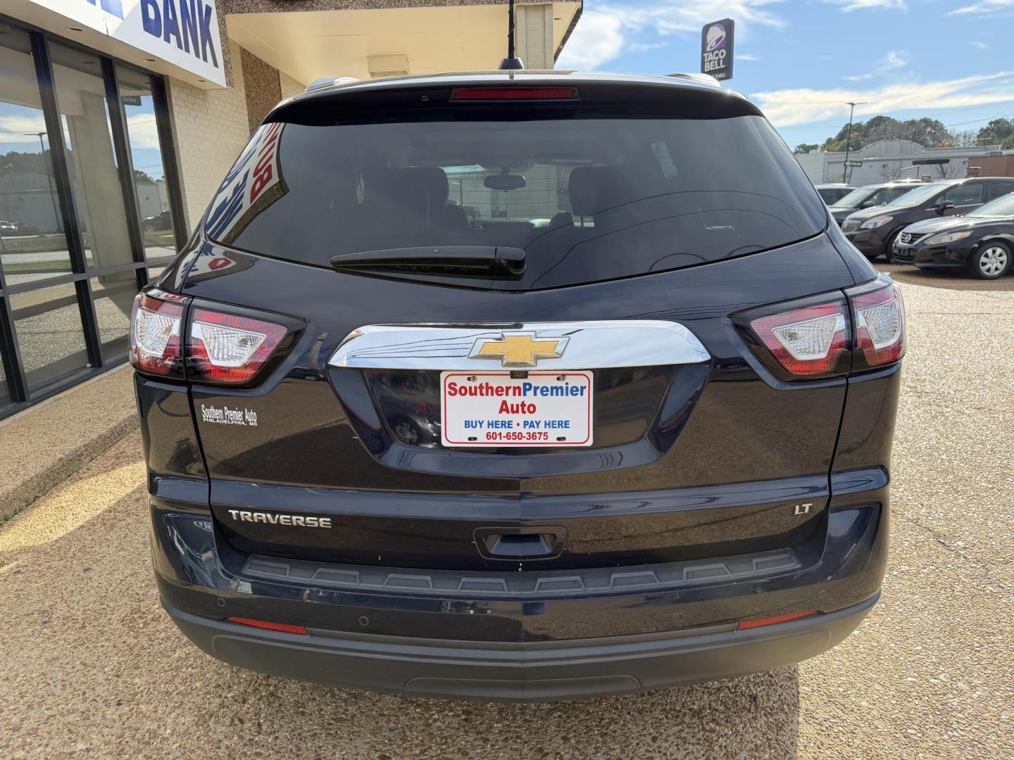 2017 BLUE CHEVROLET TRAVERSE 1LT (1GNKRGKD7HJ) , located at 922 W. Beacon St., Philadelphia, MS, 39350, (601) 650-3675, 32.770447, -89.127151 - Photo#4
