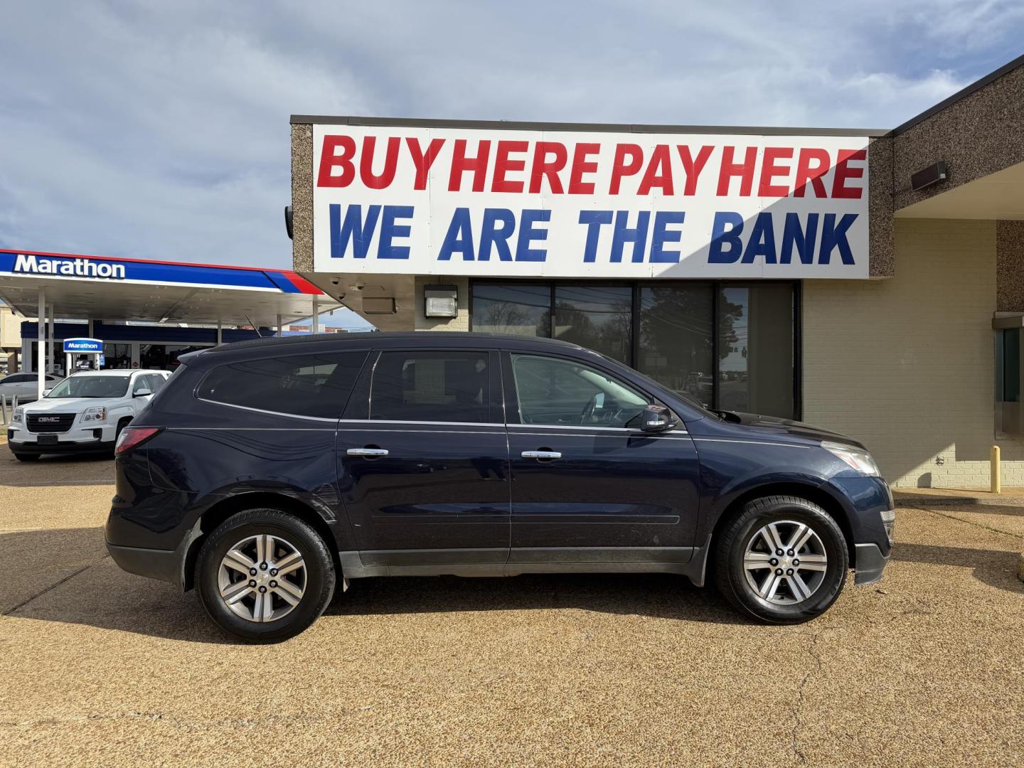 2017 BLUE CHEVROLET TRAVERSE 1LT (1GNKRGKD7HJ) , located at 922 W. Beacon St., Philadelphia, MS, 39350, (601) 650-3675, 32.770447, -89.127151 - Photo#6