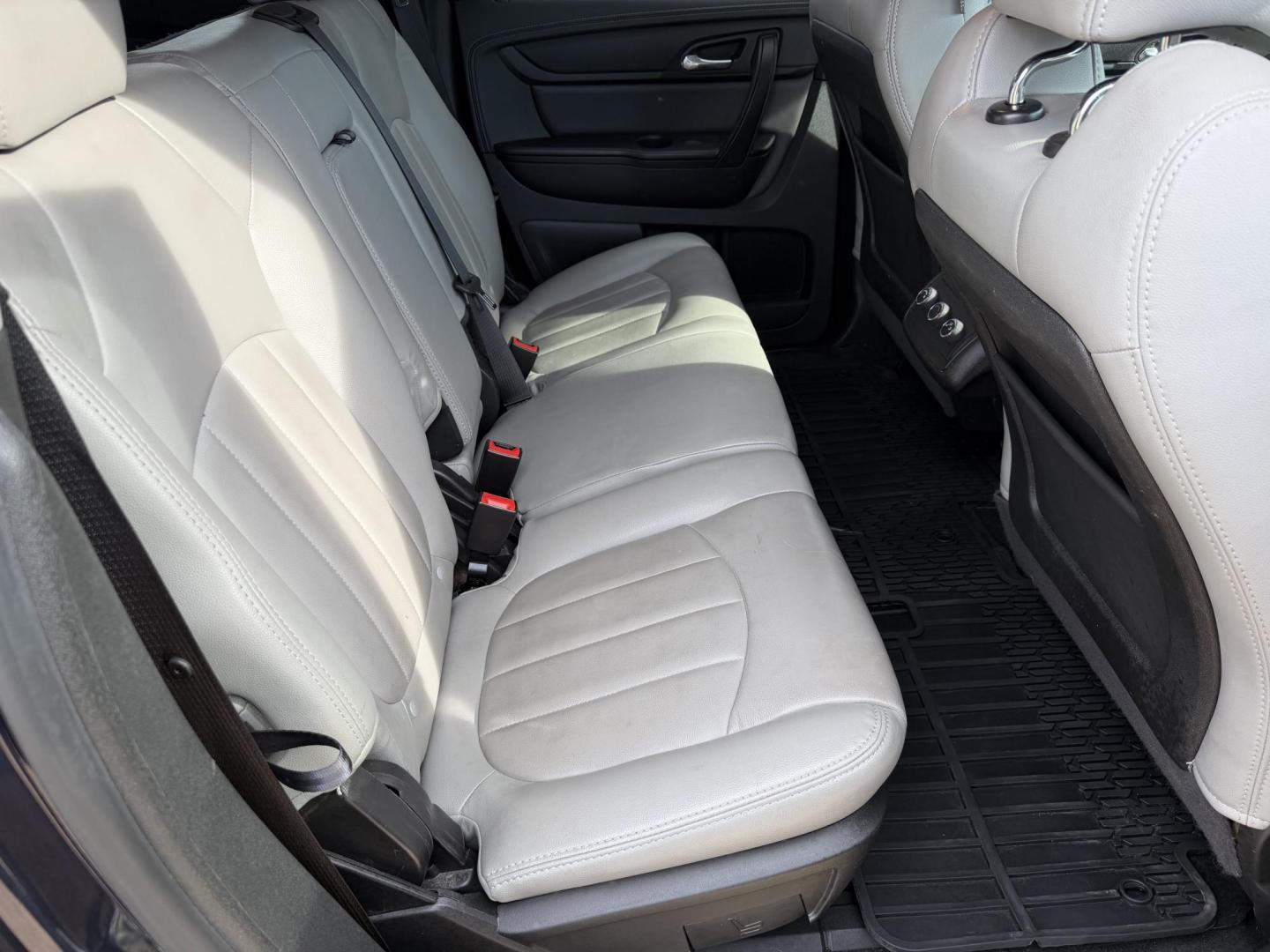 2017 BLUE CHEVROLET TRAVERSE 1LT (1GNKRGKD7HJ) , located at 922 W. Beacon St., Philadelphia, MS, 39350, (601) 650-3675, 32.770447, -89.127151 - Photo#14