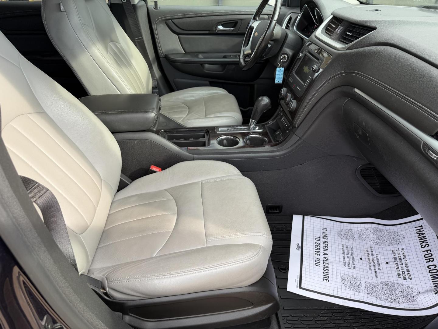 2017 BLUE CHEVROLET TRAVERSE 1LT (1GNKRGKD7HJ) , located at 922 W. Beacon St., Philadelphia, MS, 39350, (601) 650-3675, 32.770447, -89.127151 - Photo#10