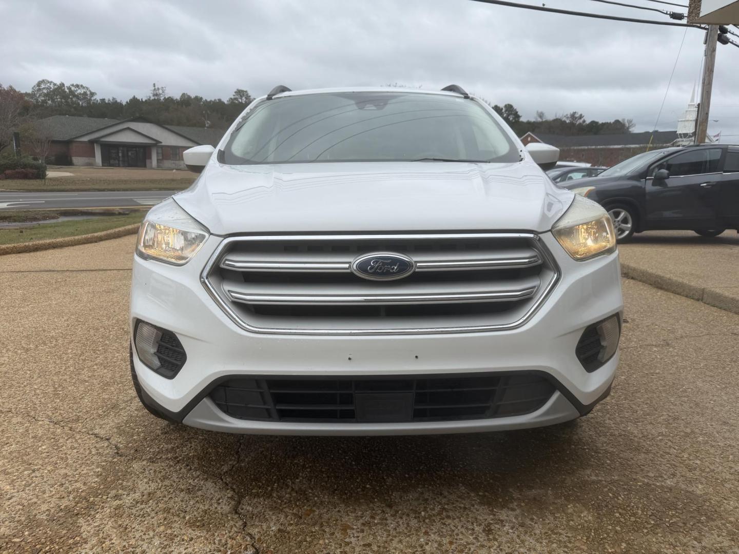 2018 WHITE FORD ESCAPE (1FMCU0GD2JU) , located at 922 W. Beacon St., Philadelphia, MS, 39350, (601) 650-3675, 32.770447, -89.127151 - Photo#1
