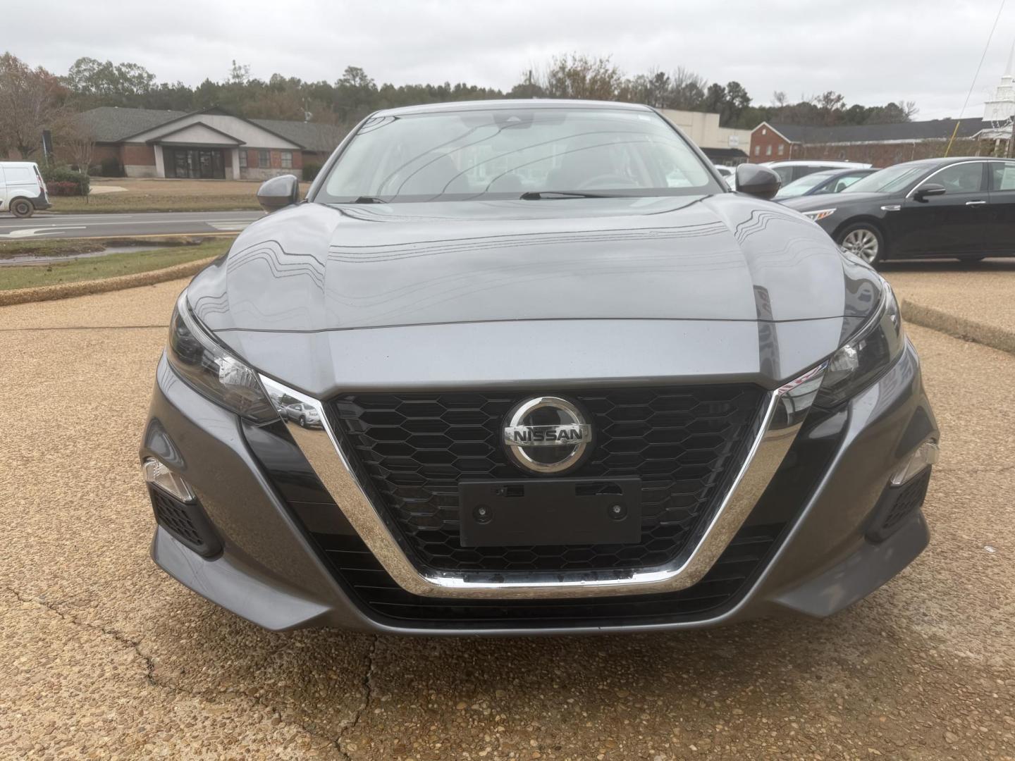 2022 GRAY NISSAN ALTIMA (1N4BL4BV9NN) , located at 922 W. Beacon St., Philadelphia, MS, 39350, (601) 650-3675, 32.770447, -89.127151 - Photo#1