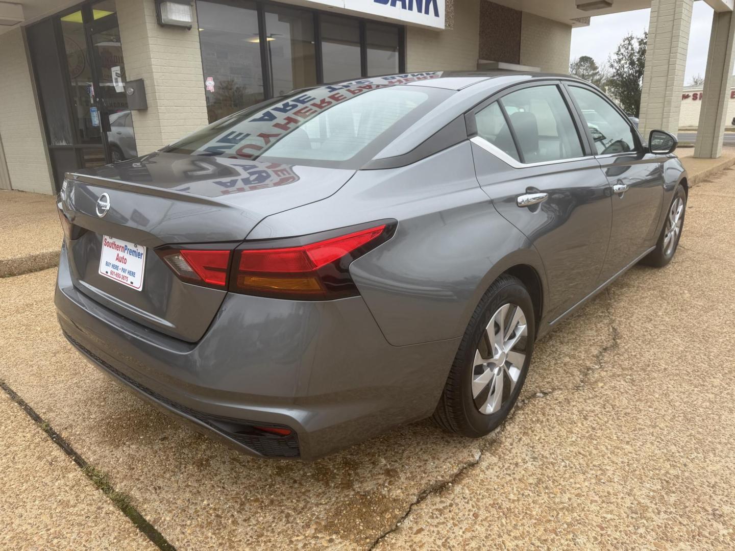 2022 GRAY NISSAN ALTIMA (1N4BL4BV9NN) , located at 922 W. Beacon St., Philadelphia, MS, 39350, (601) 650-3675, 32.770447, -89.127151 - Photo#5